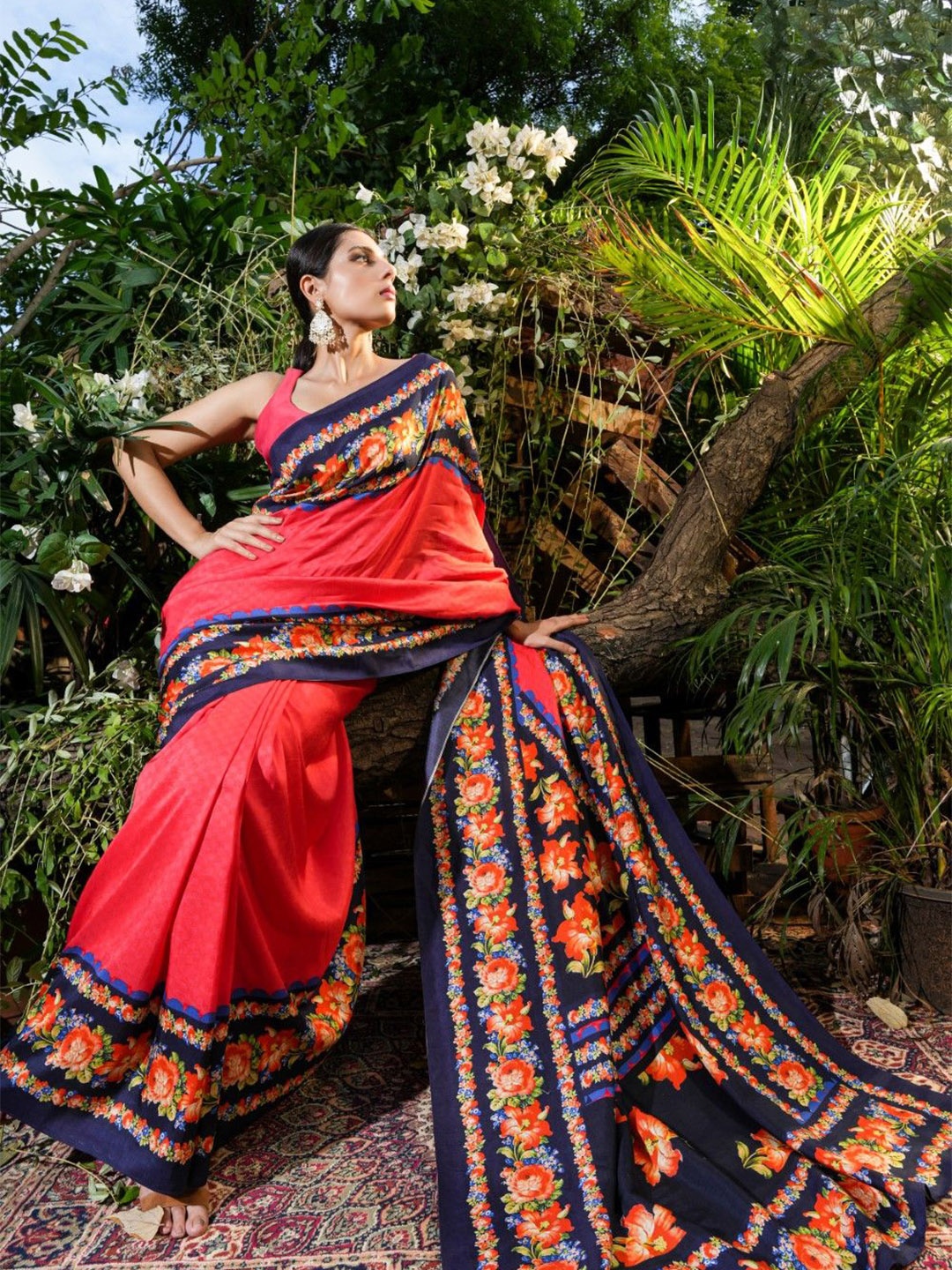 

House of Deepthi Floral Printed Saree With Blouse Piece, Red