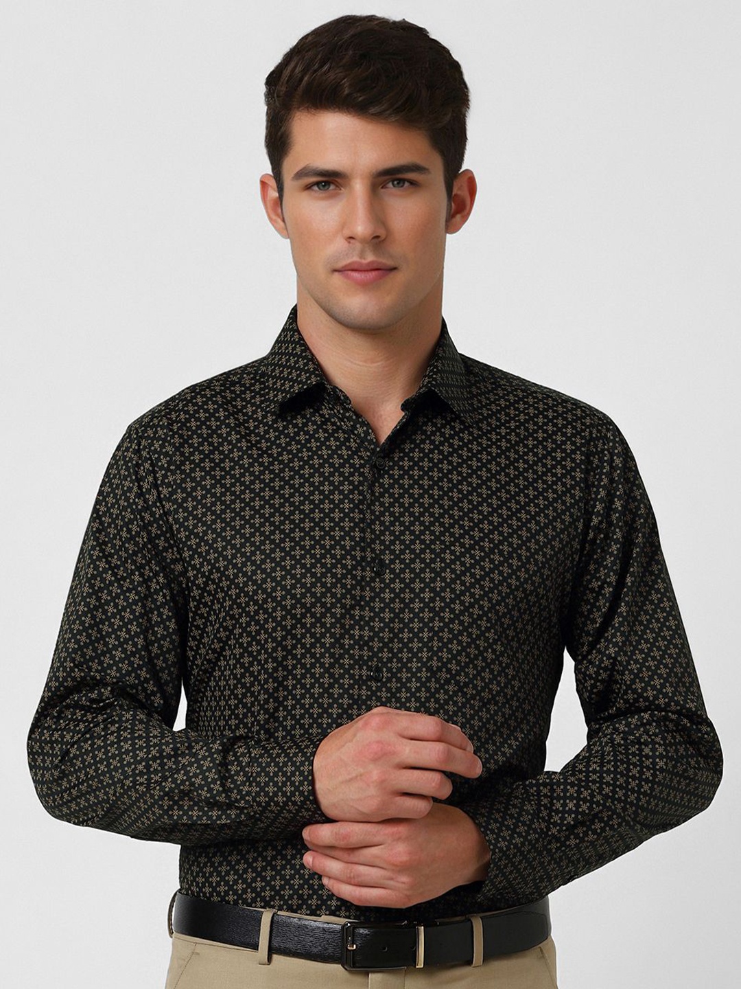 

Van Heusen Men Opaque Printed Formal Shirt, Black