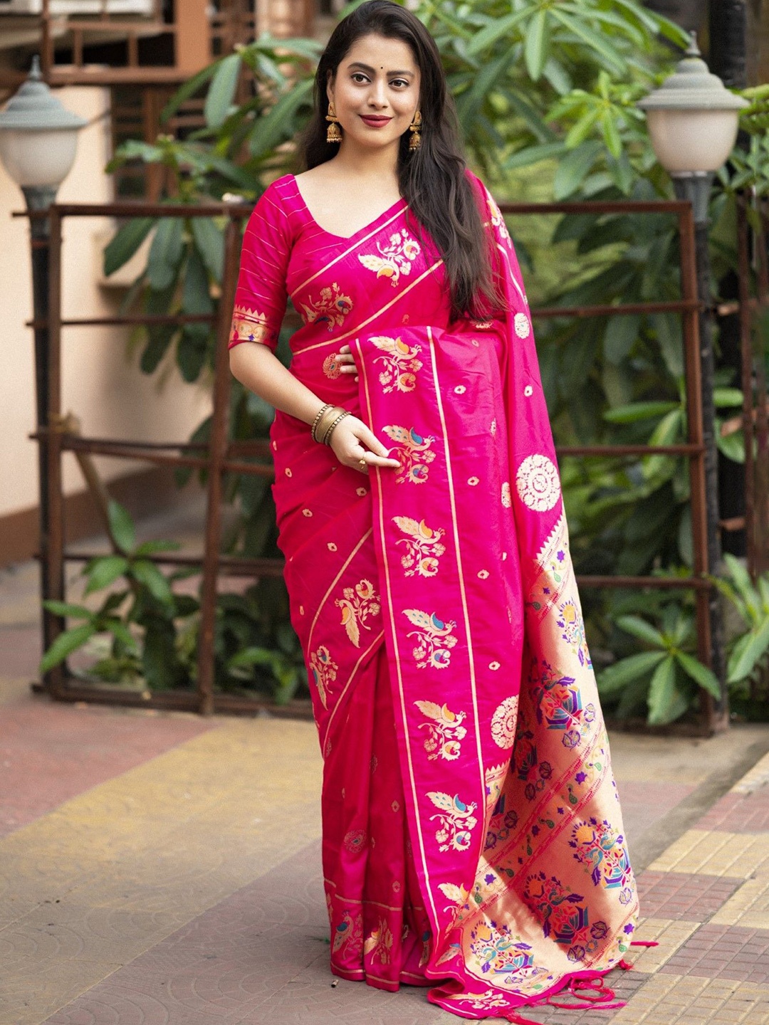 

Mitera Woven Design Zari Paithani Saree, Pink