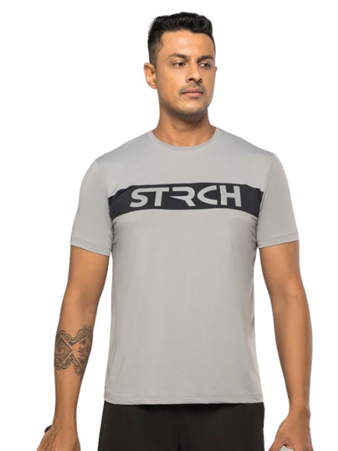 

STRCH Men Printed Extended Sleeves Anti Odour Applique T-shirt, Grey
