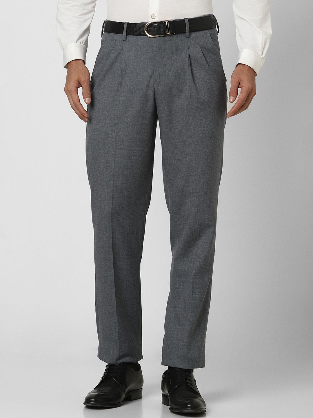 

Van Heusen Men Pleated Trousers, Grey