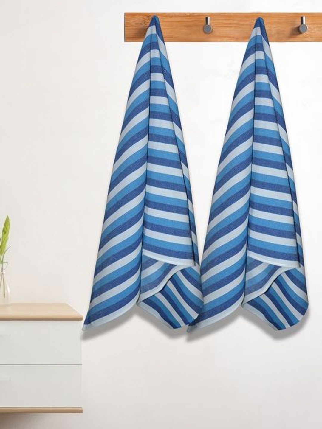 

Aura Blue & White 2 Striped Cotton 210 GSM Bath Towel