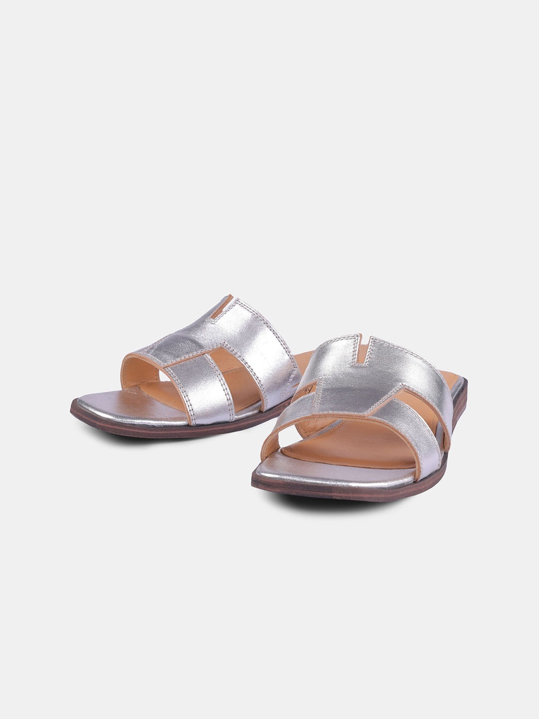 

HEEL YOUR SOLE Women Leather Open Toe Flats, Silver