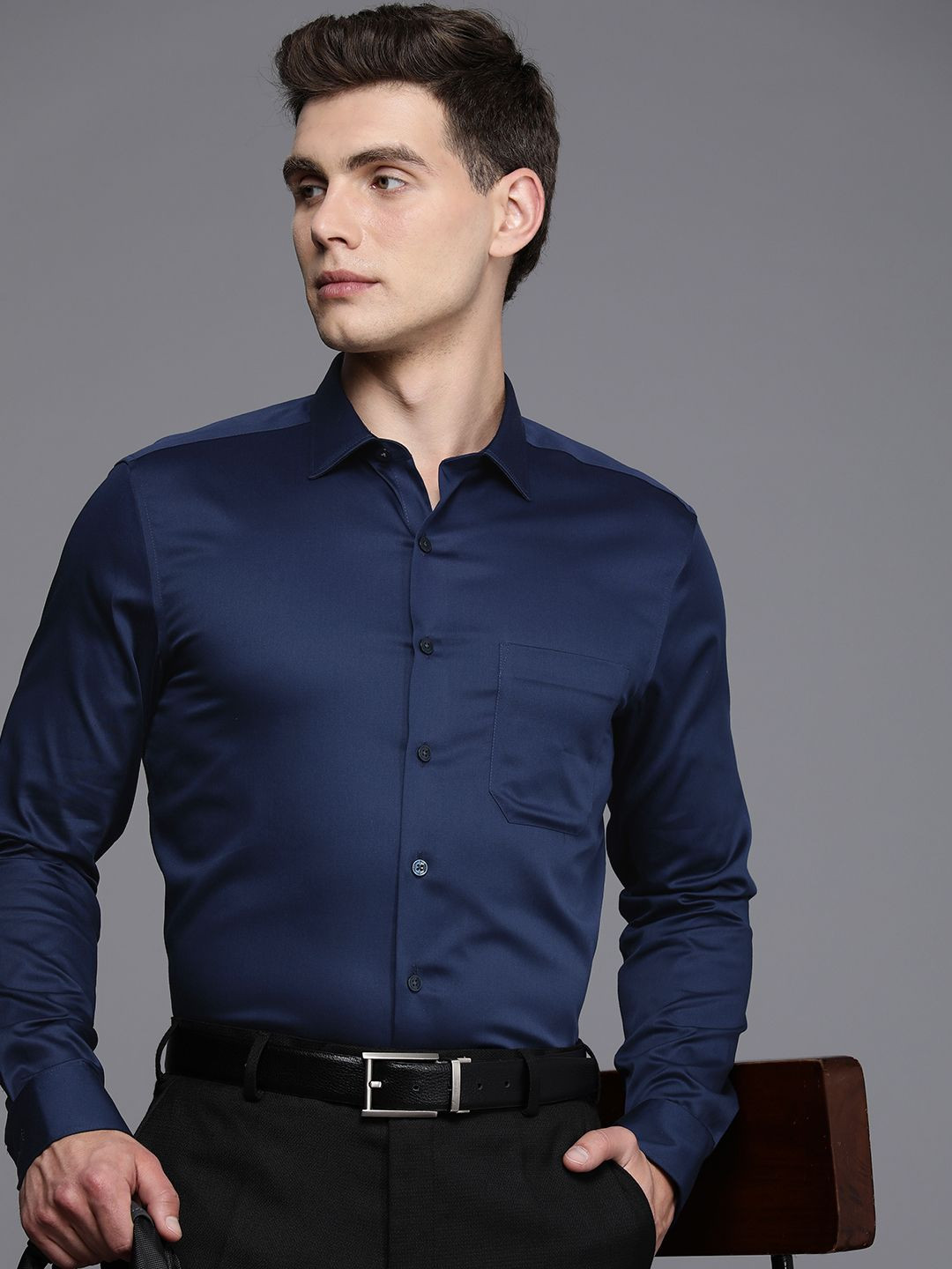 

Louis Philippe Solid Slim Fit Formal Shirt, Blue