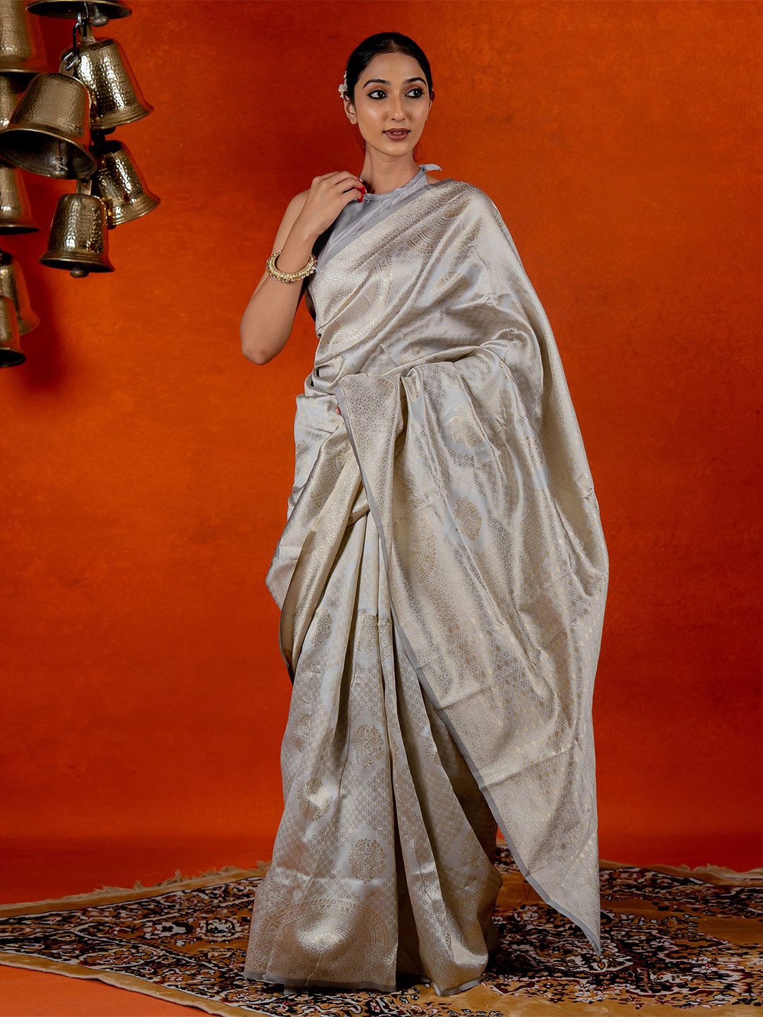 

Subham Woven Design Zari Saree, Grey