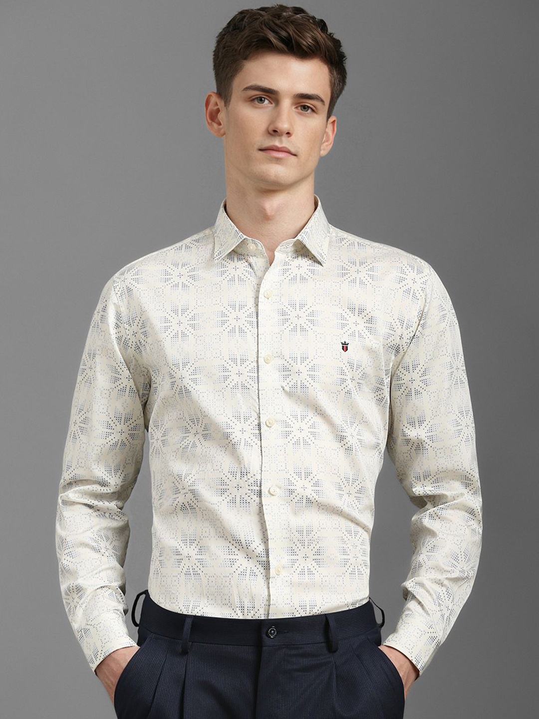 

Louis Philippe Sport Men Slim Fit Opaque Printed Casual Shirt, Cream