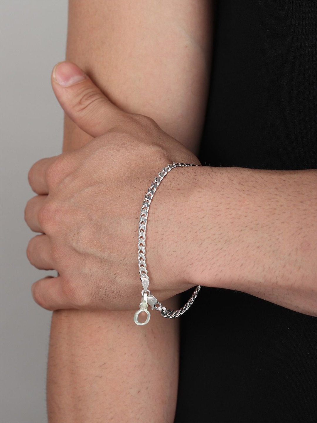 

AKSHAT SAPPHIRE Men Sterling Silver Wraparound Bracelet