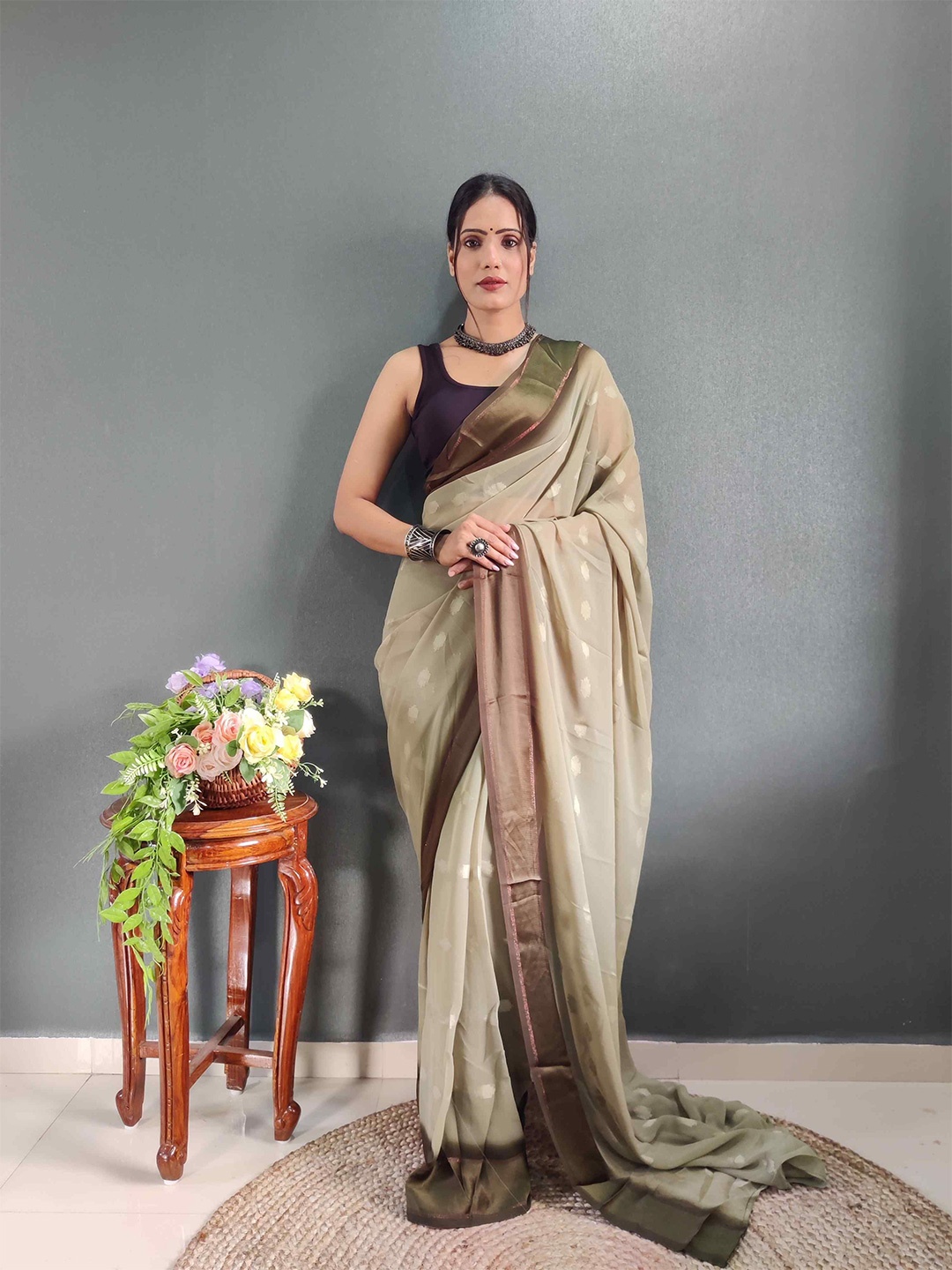 

HERE&NOW Ethnic Motifs Poly Georgette Ready to Wear Saree, Beige