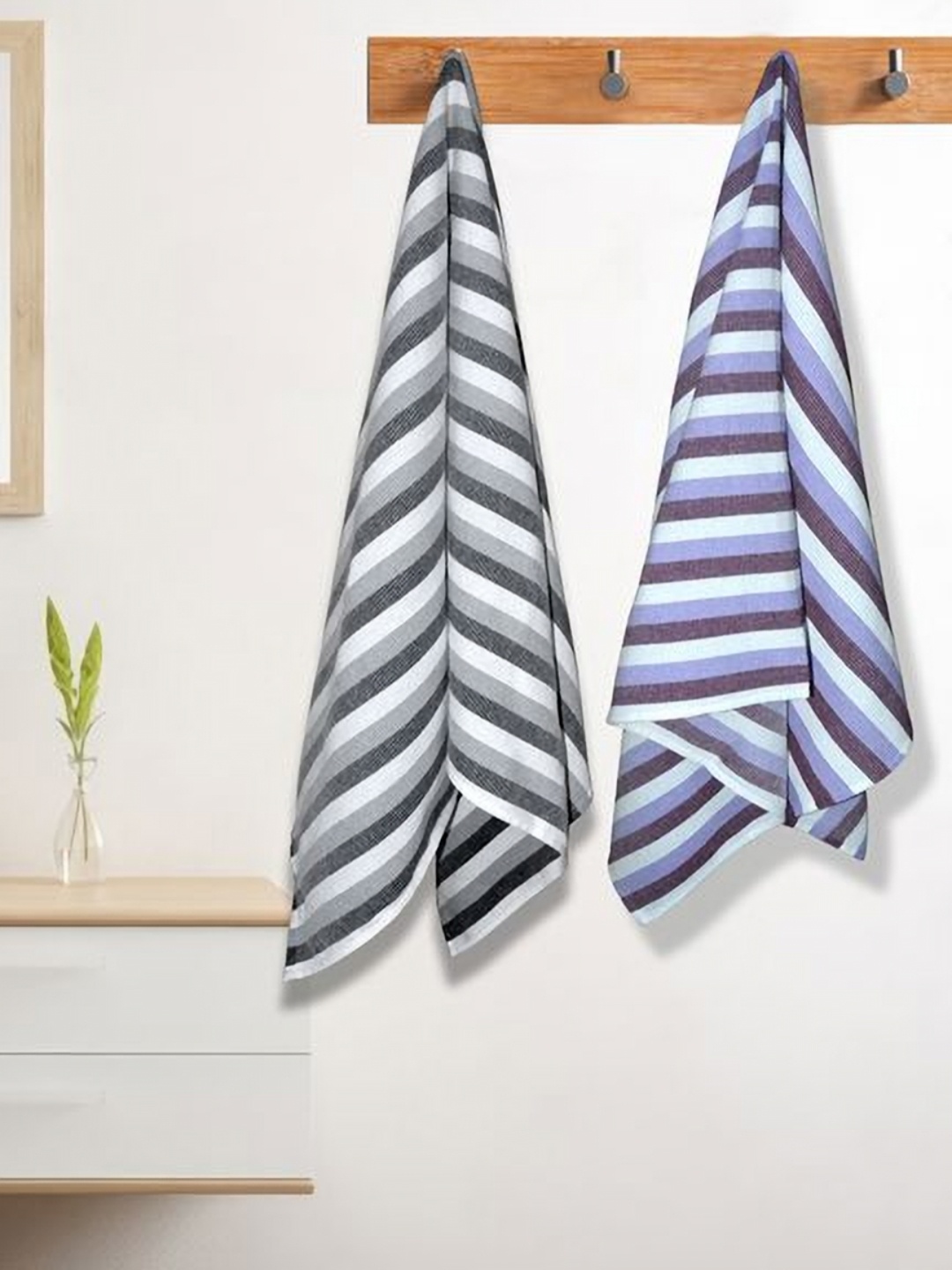 

Aura Violet & White 2 Striped Cotton 210 GSM Bath Towel