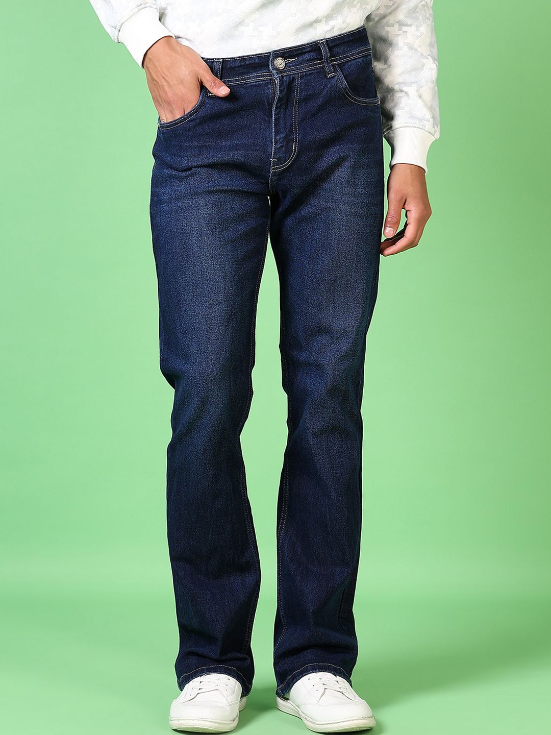 

V-Mart Men Light Fade Jeans, Blue