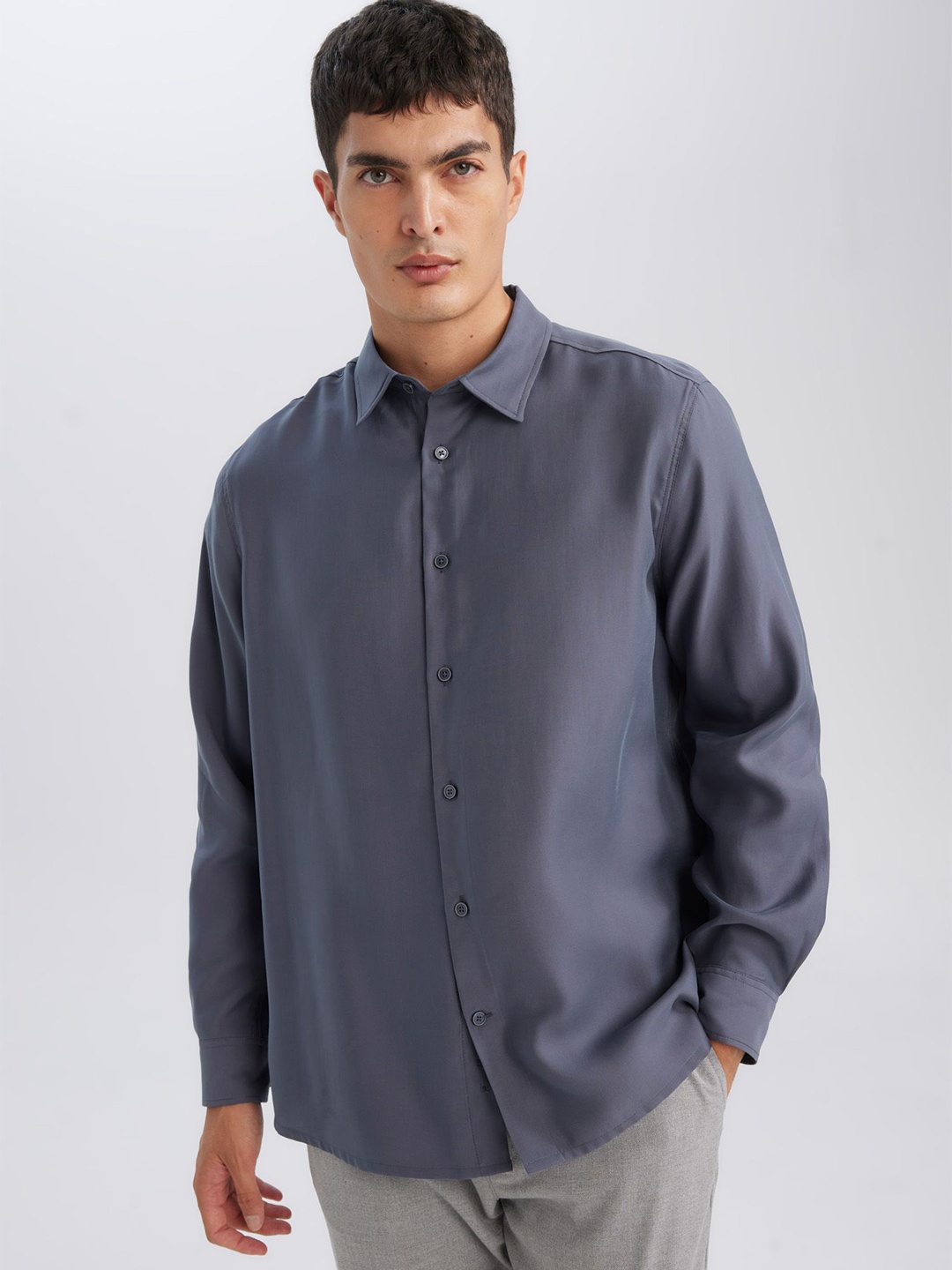 

DeFacto Men Opaque Casual Shirt, Na