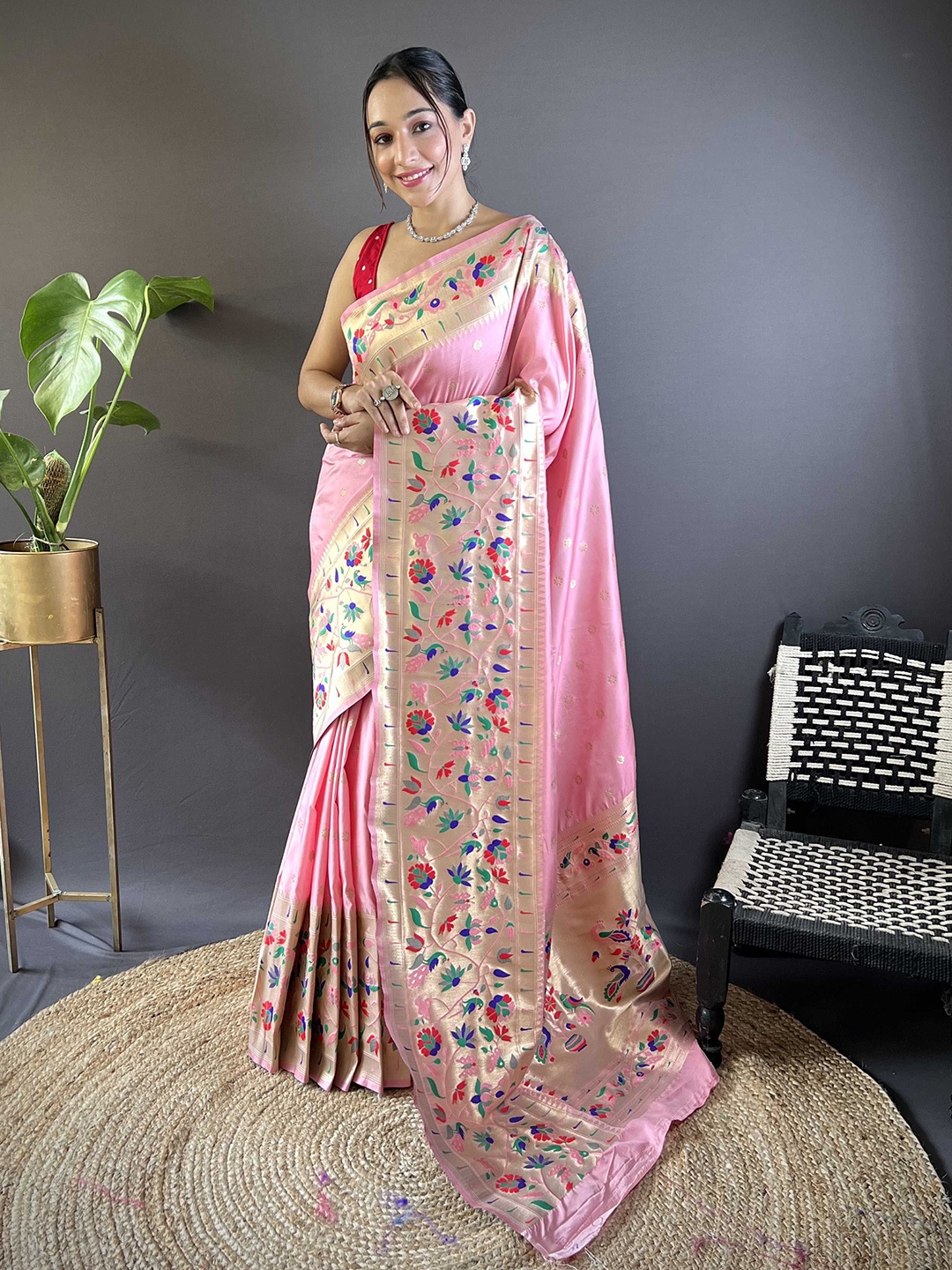 

Mitera Woven Design Zari Paithani Saree, Pink