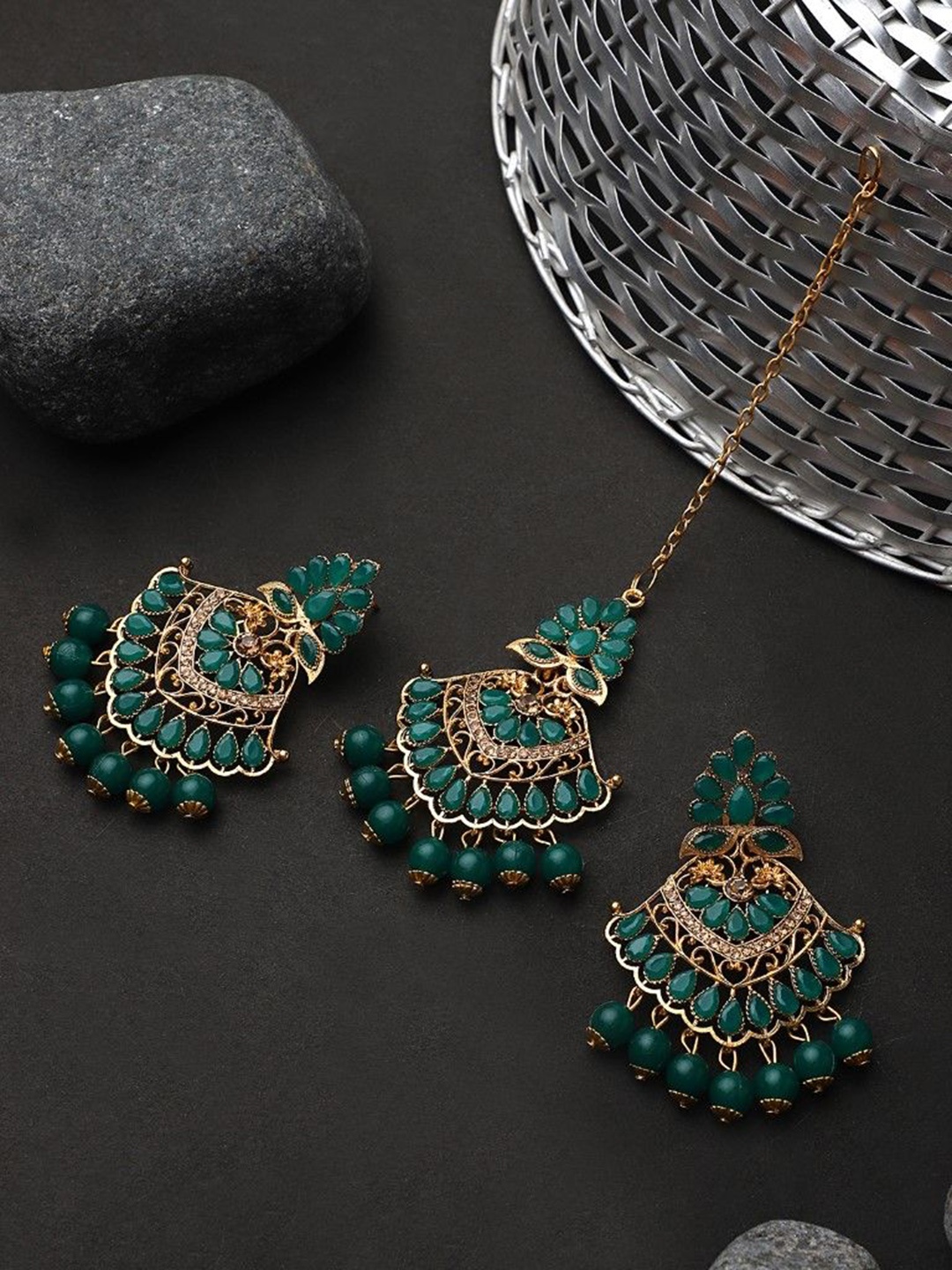 

CARDINAL Stone Stud Maang Tika with Earrings, Gold