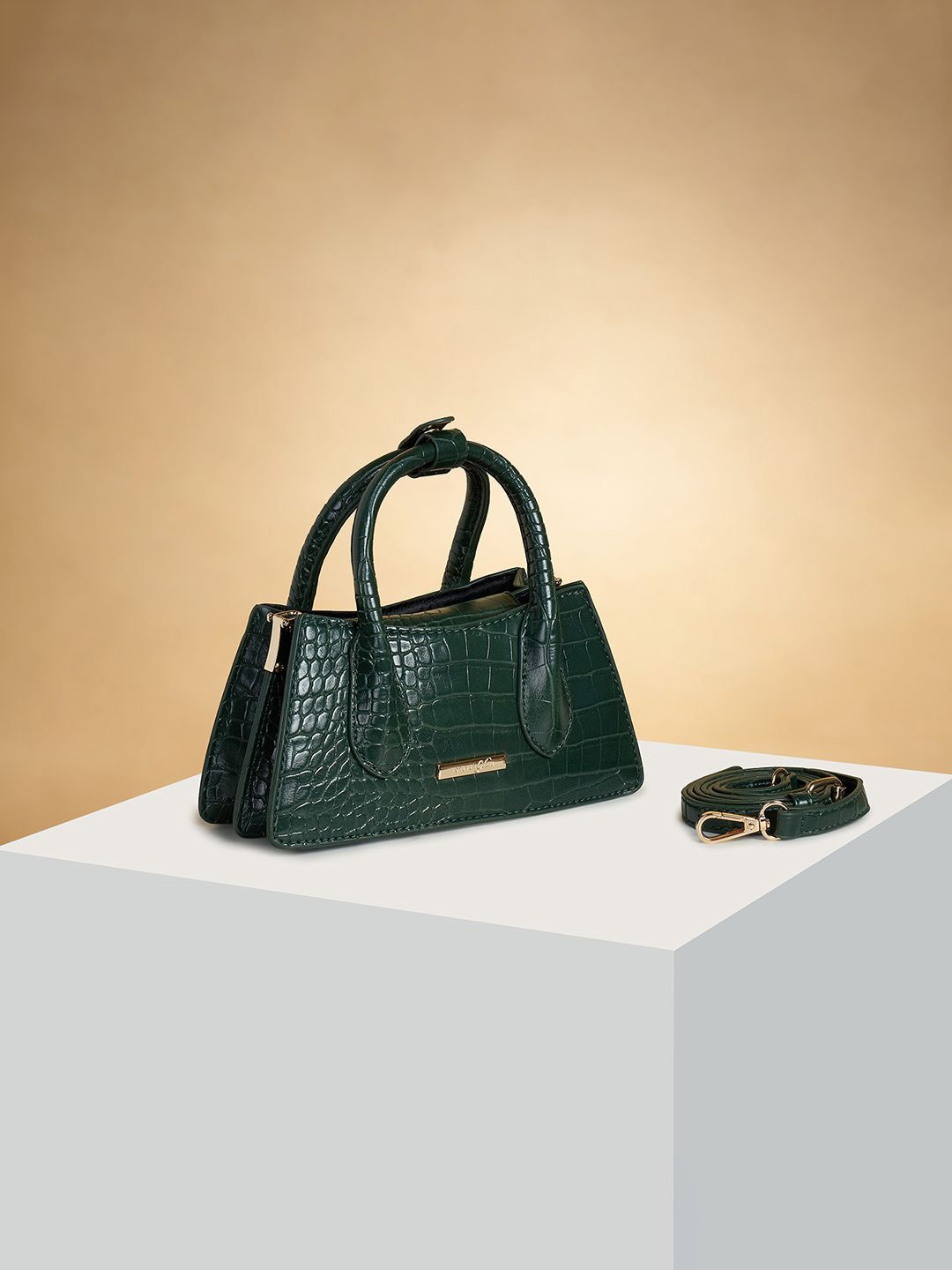 

Forever Glam by Pantaloons Colourblocked PU Swagger Shoulder Bag with Tasselled, Green