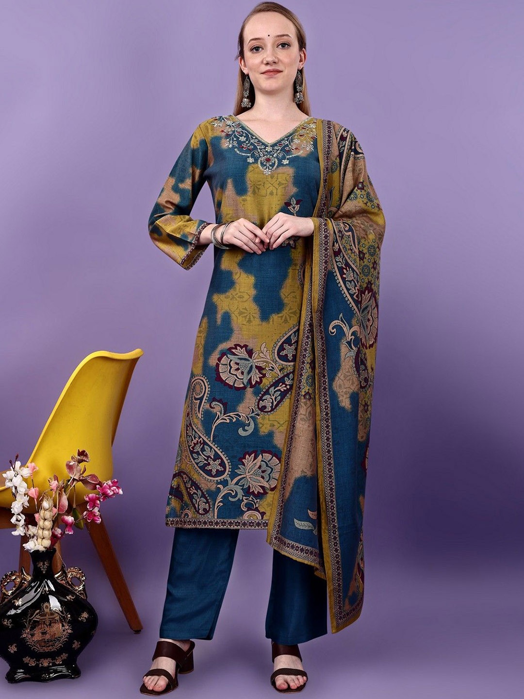 

BERISTON Women Paisley Embroidered Regular Sequinned Kurta with Trousers & With Dupatta, Teal