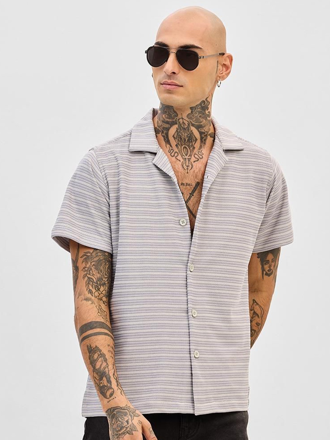 

Snitch Men Relaxed Boxy Horizontal Stripes Striped Casual Shirt, Cream