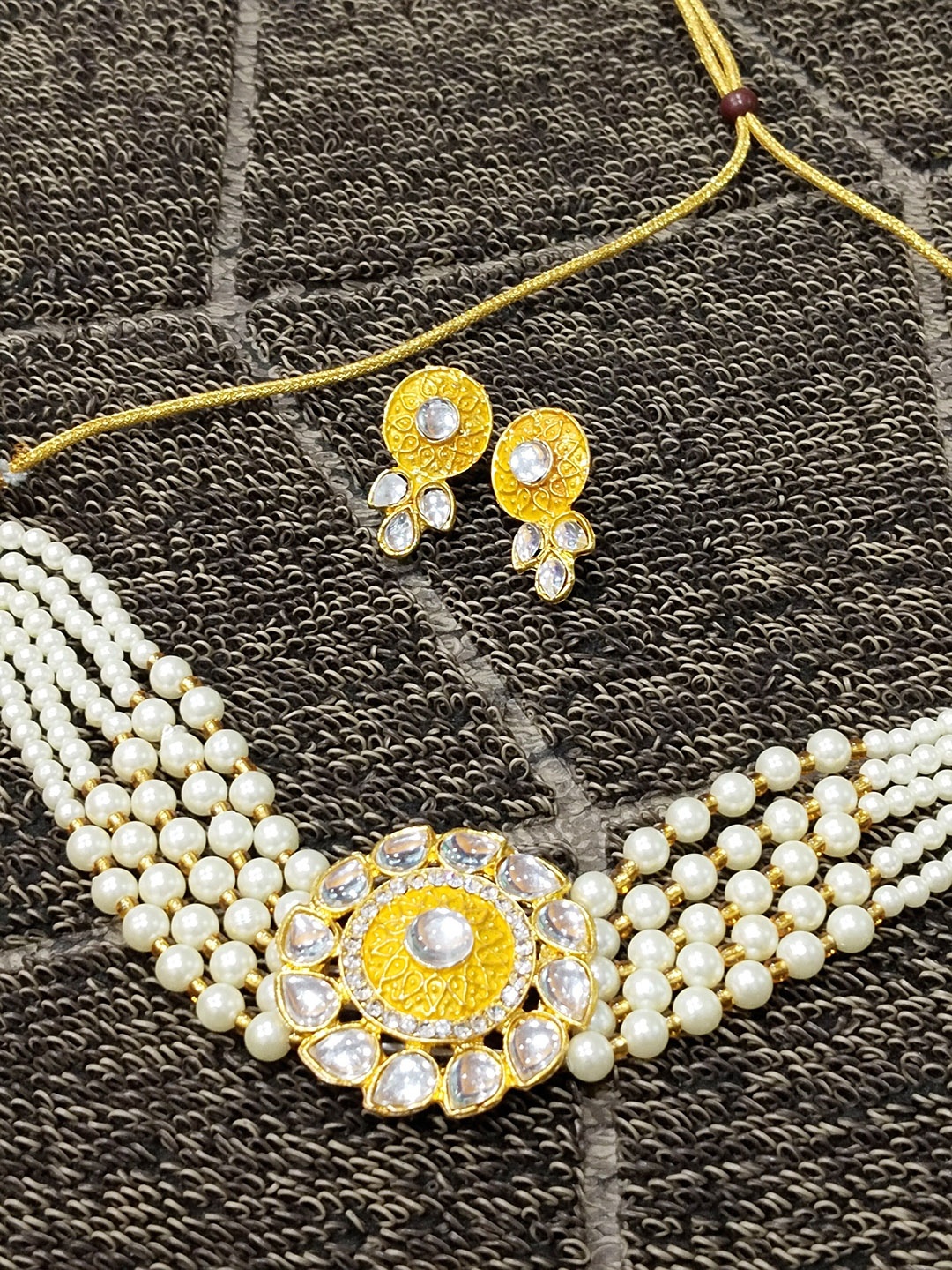 

RHOSYN Gold-Plated Stone-Studded & Pearls Beaded Jewellery Set