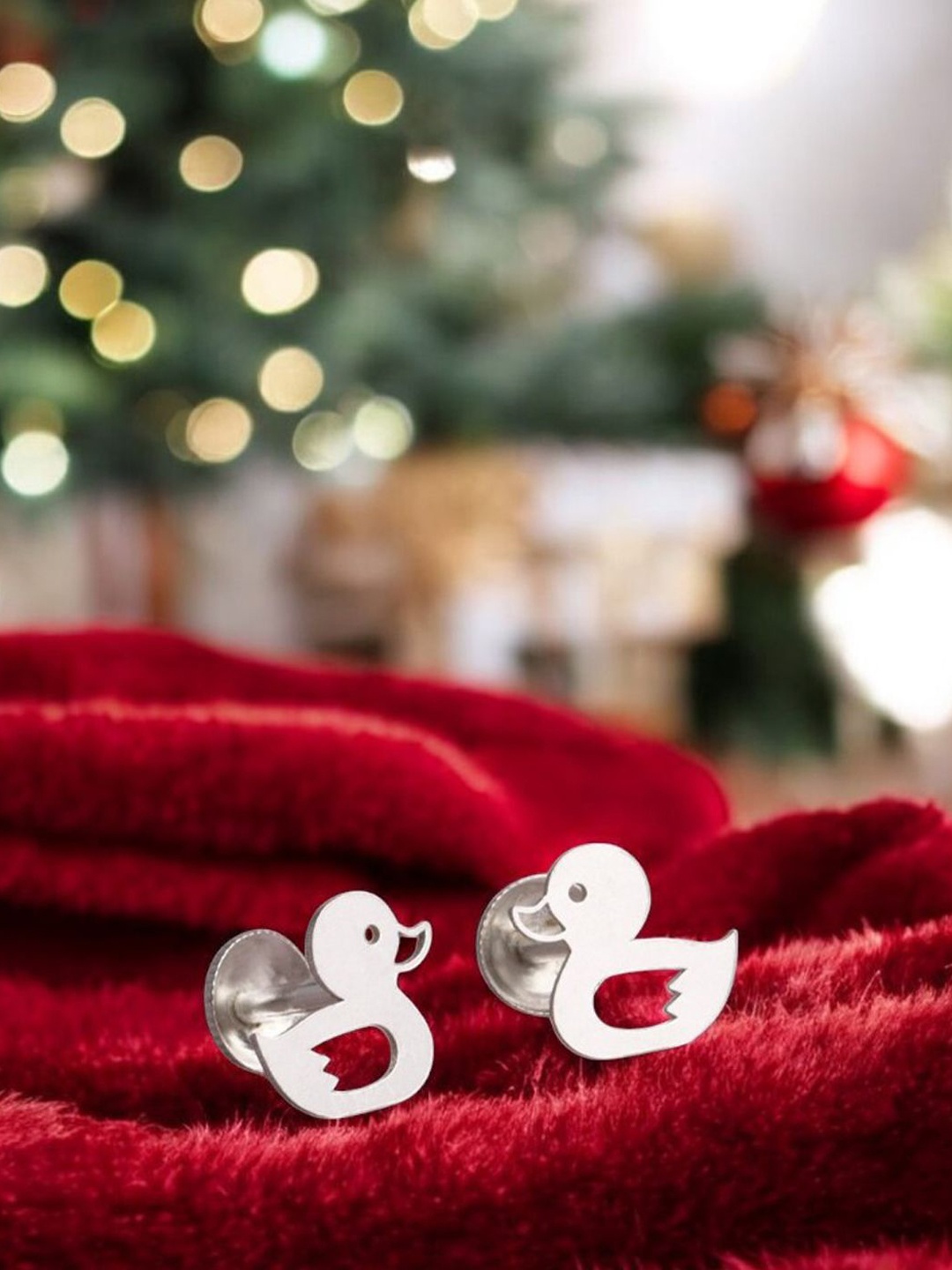 

Goldnera Contemporary Studs Earrings, Silver