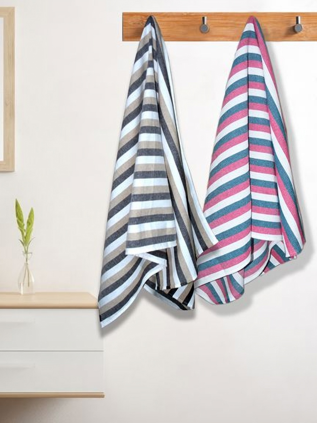 

Aura Pink & White 2 Striped Cotton 210 GSM Bath Towel