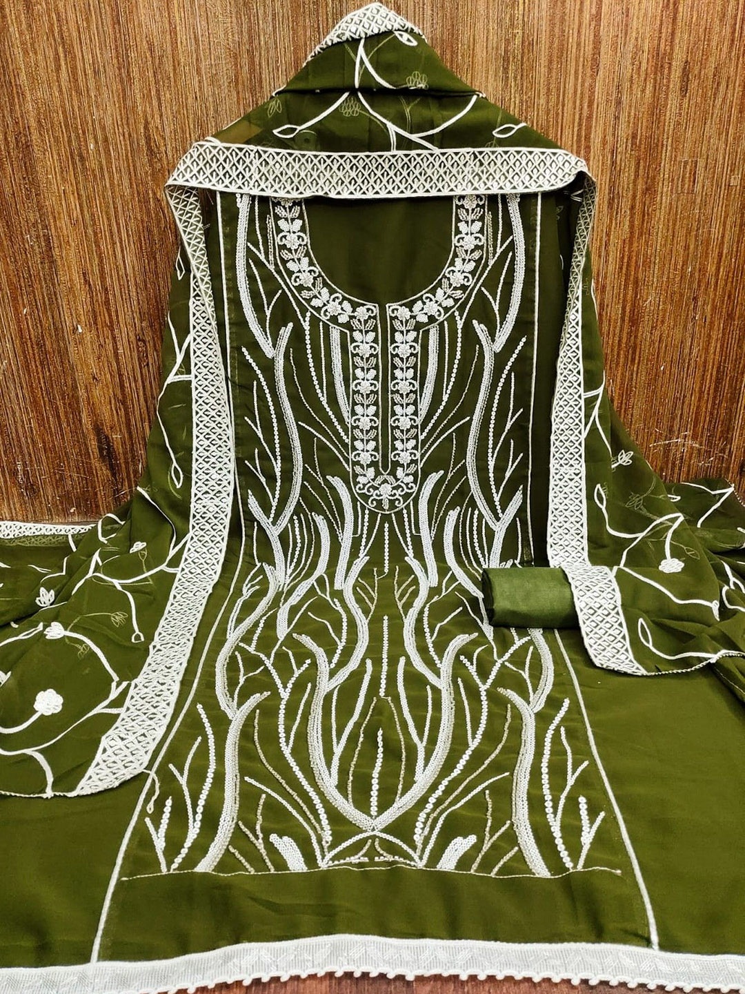 

mimi design Silk Georgette Unstitched Dress Material, Green