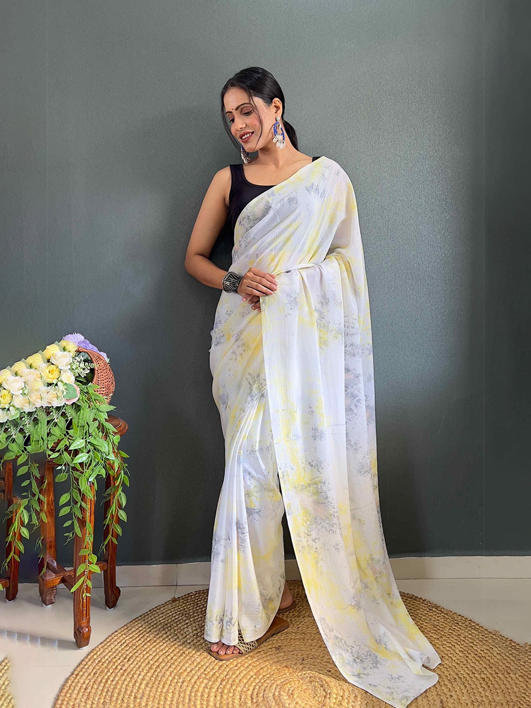 

HERE&NOW Poly Georgette Ready to Wear Saree, White