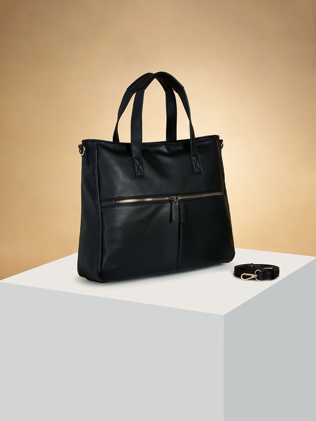 

Forever Glam by Pantaloons PU Structured Shoulder Bag, Black