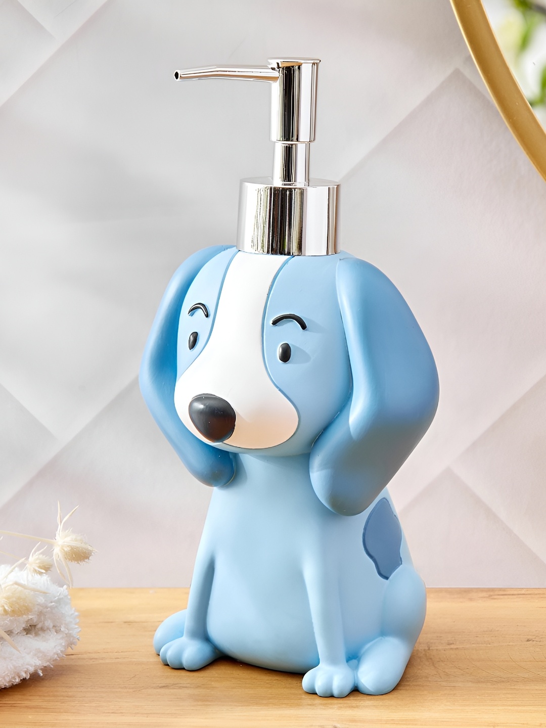 

Home Centre Blue & White Textured Polyresin Soap Dispenser