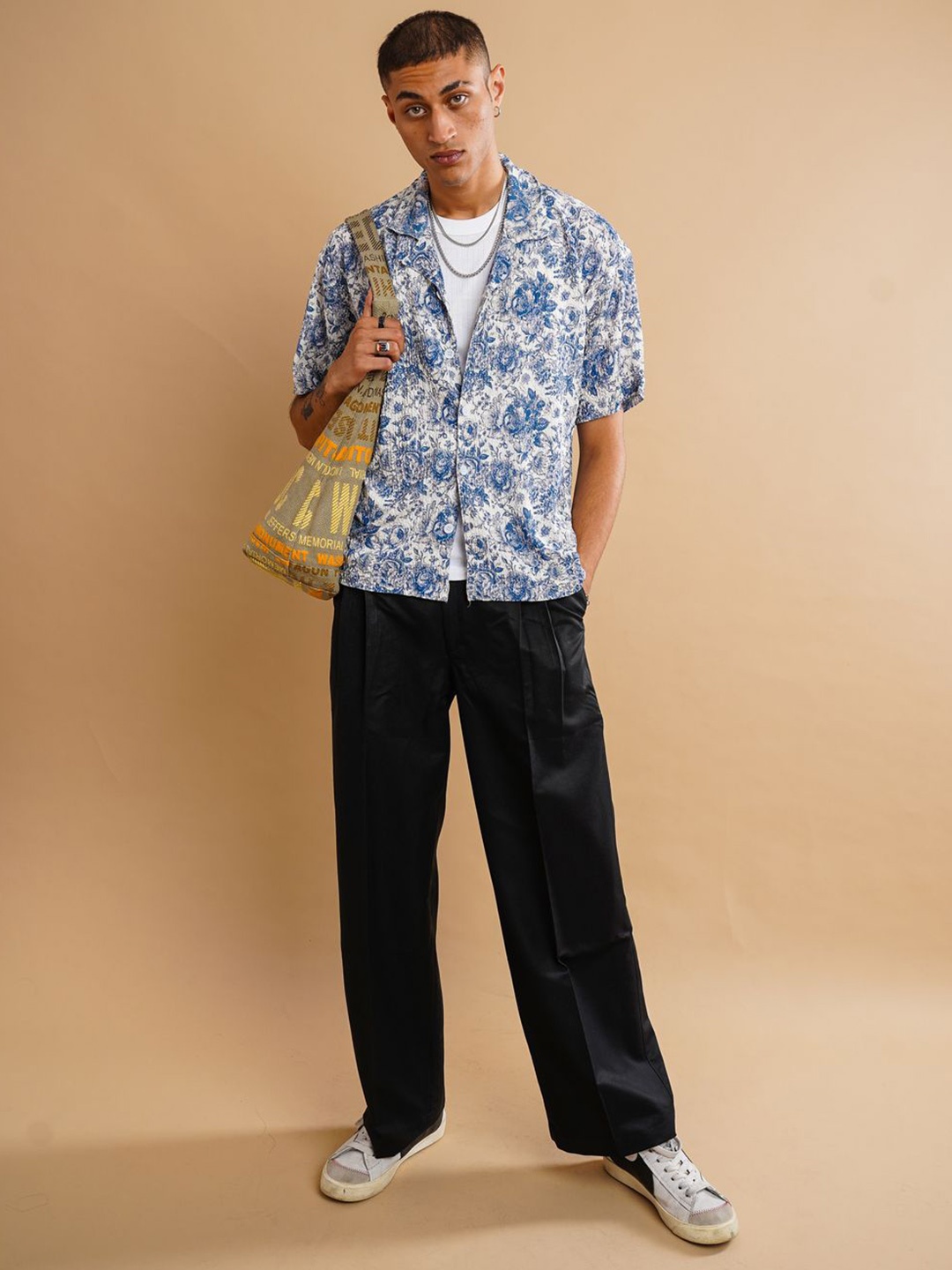 

Big Bunny Men Custom Floral Opaque Casual Shirt, Blue