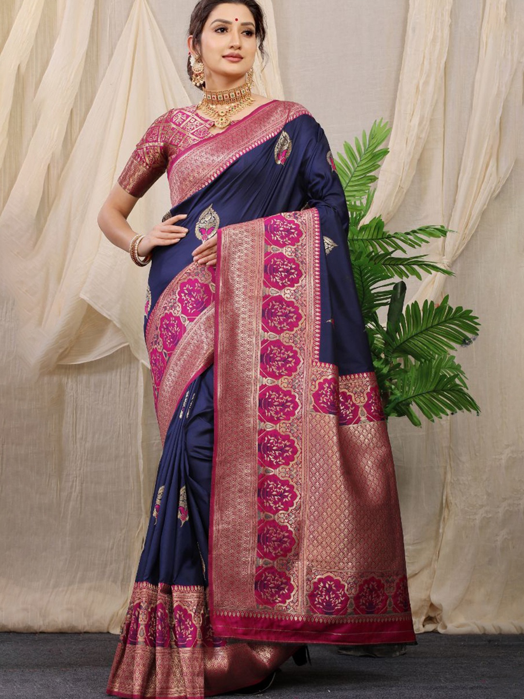 

Royal Rajgharana Saree Pure Silk Ethnic Motifs Zari Banarasi Sarees, Blue