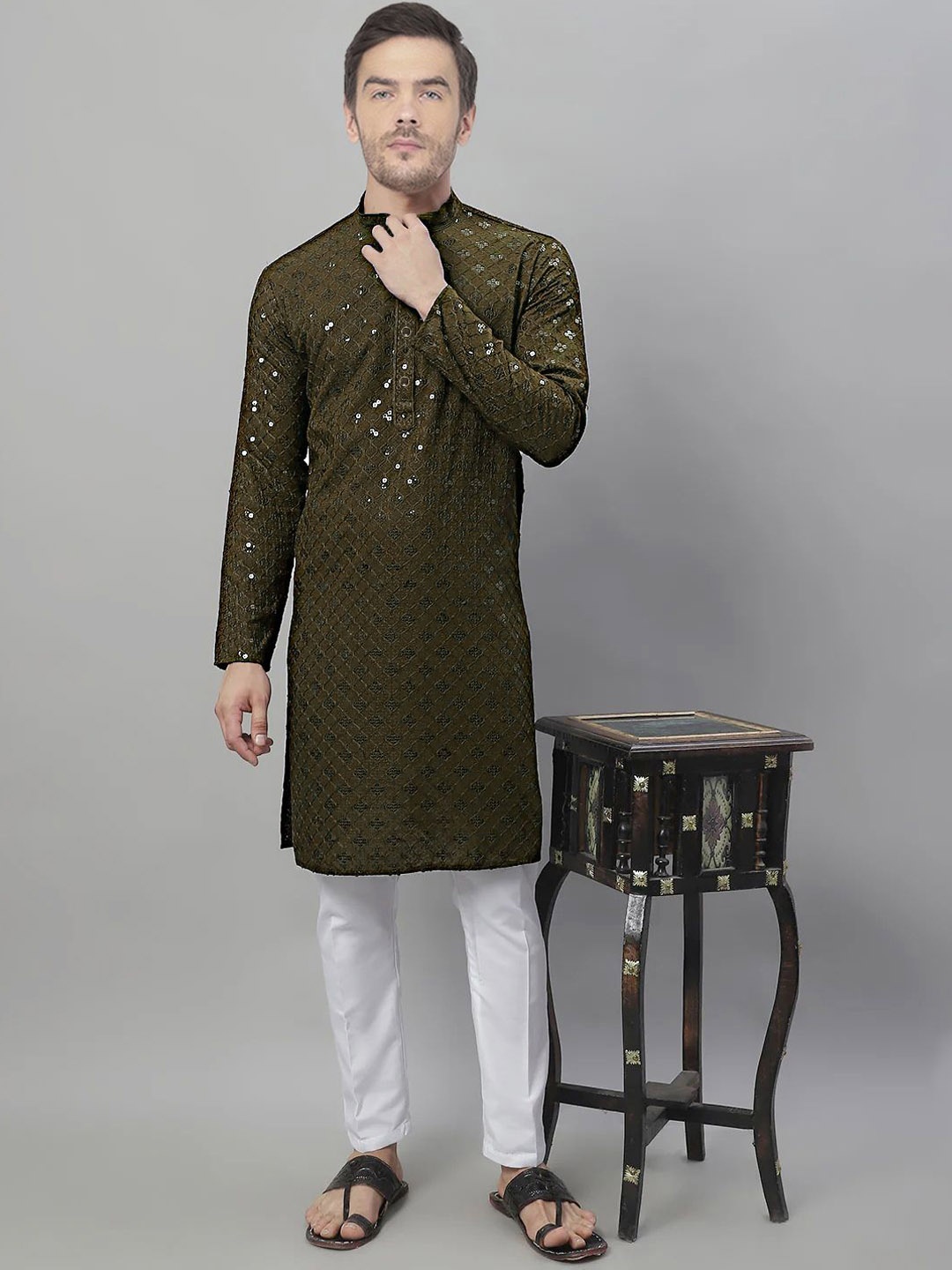 

SG LEMAN Men Embroidered Regular Sequinned Kurta with Pyjamas, Green