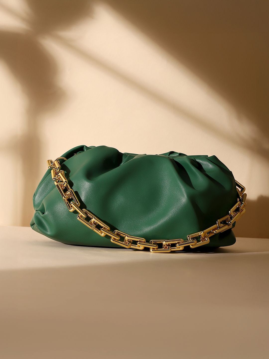 

HAUTE SAUCE by Campus Sutra Leather Structured Shoulder Bag with Quilted, Green