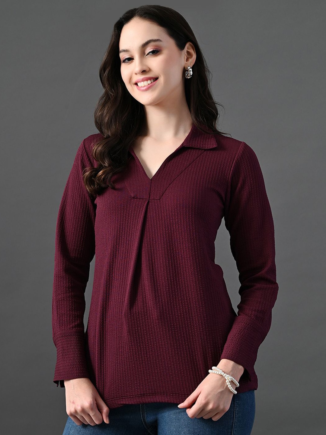 

The Roadster Lifestyle Co V-Neck Full Sleeved Top, Magenta