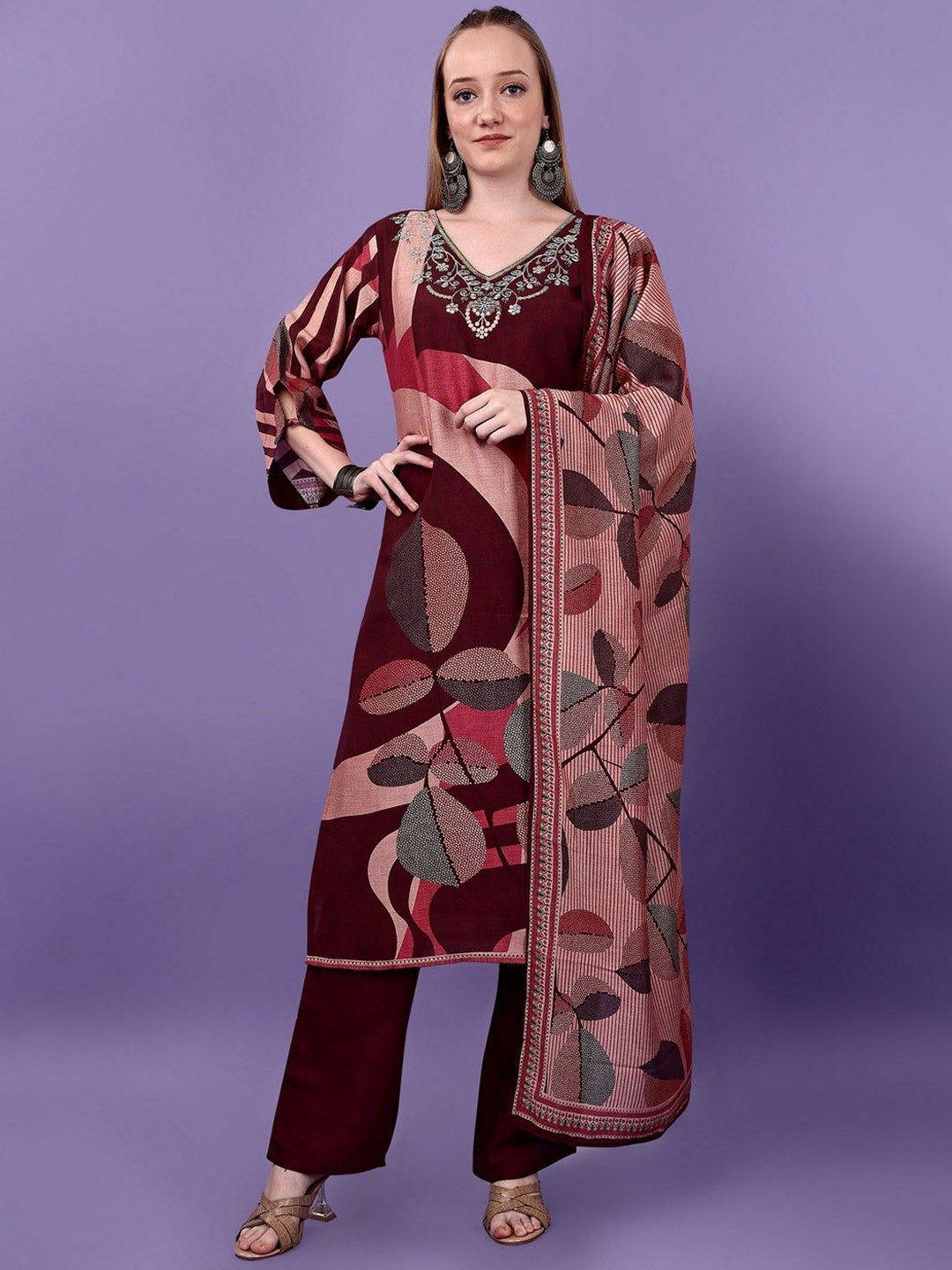 

BERISTON Women Embroidered Regular Sequinned Kurta with Trousers & With Dupatta, Maroon