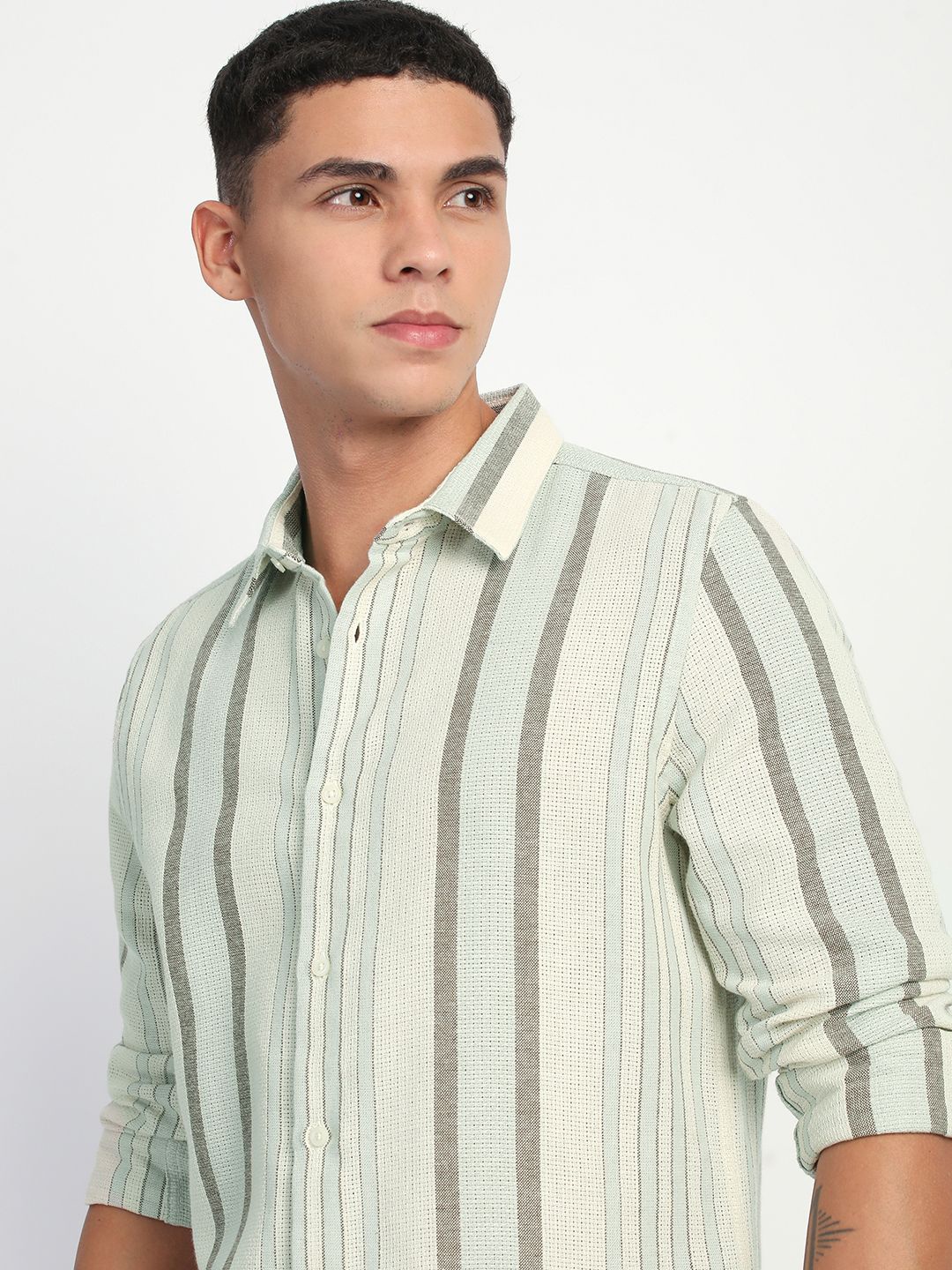 

THE BEAR HOUSE Men Slim Fit Opaque Striped Casual Shirt, Green