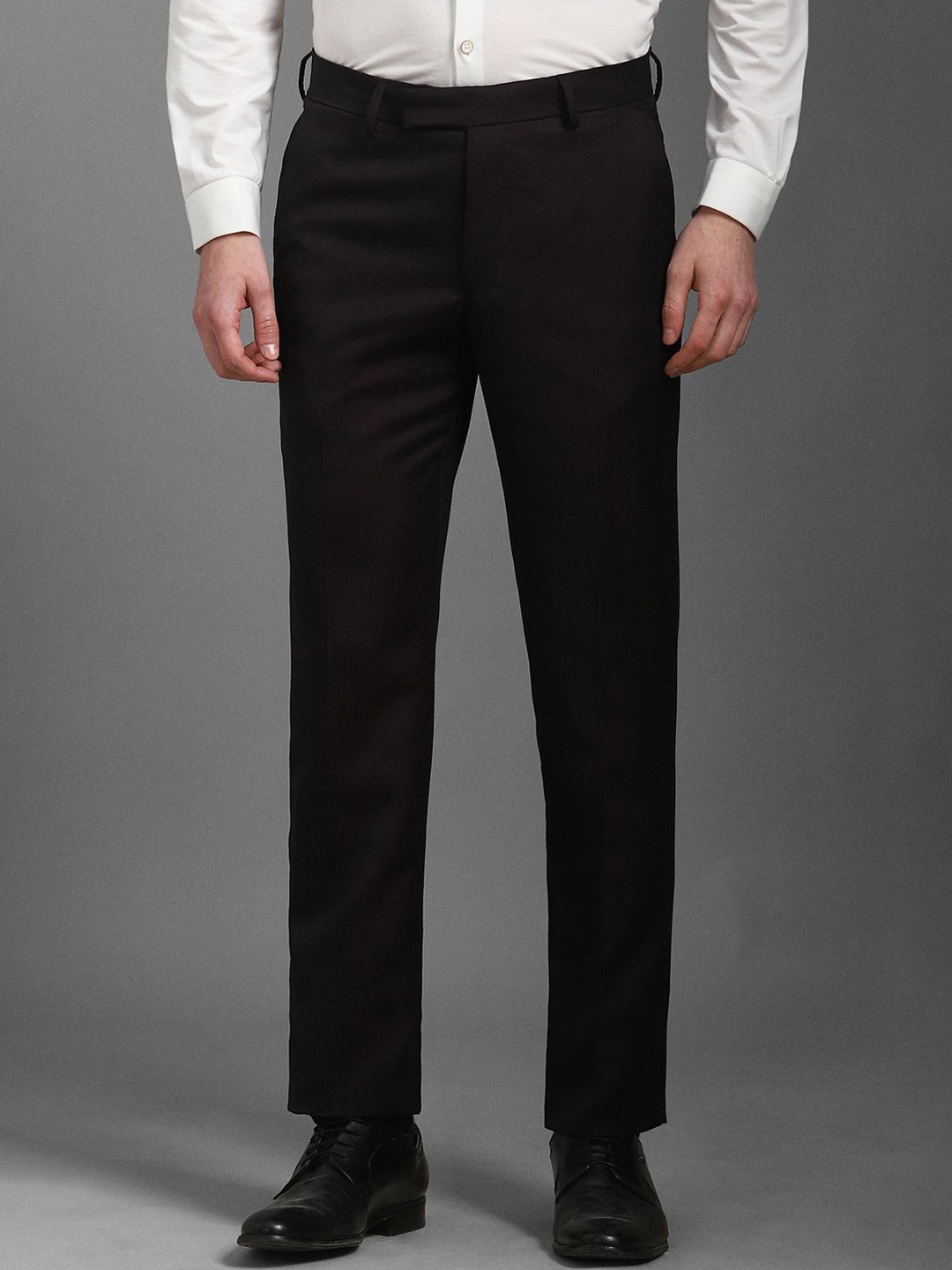 

Louis Philippe Men Slim Fit Trousers, Brown