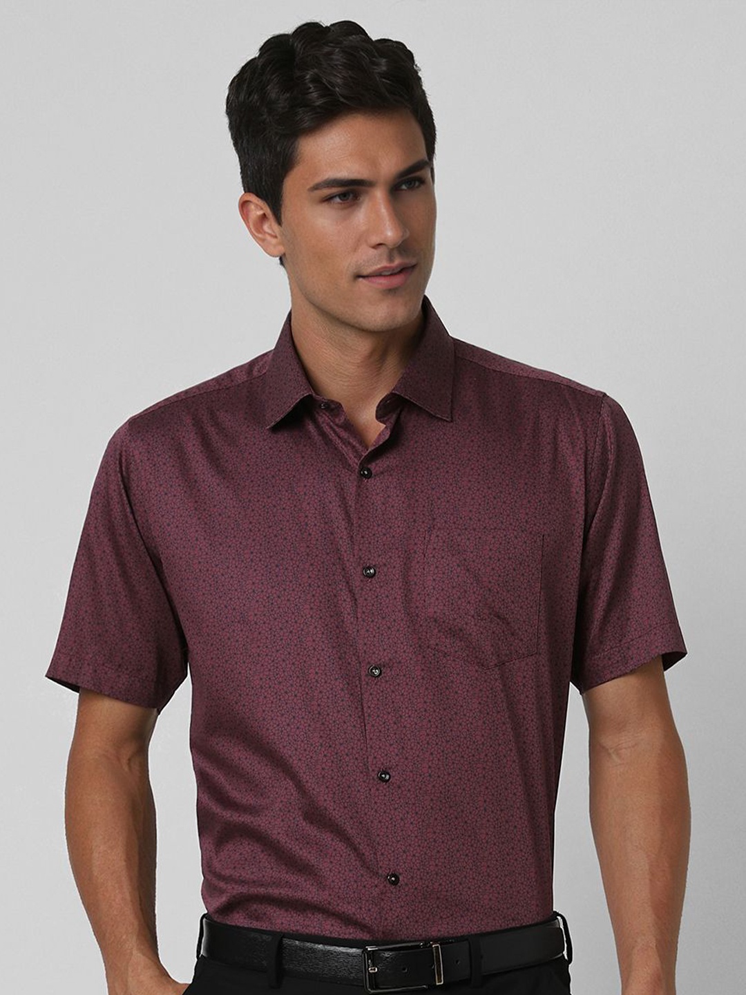 

Van Heusen Men Opaque Formal Shirt, Maroon