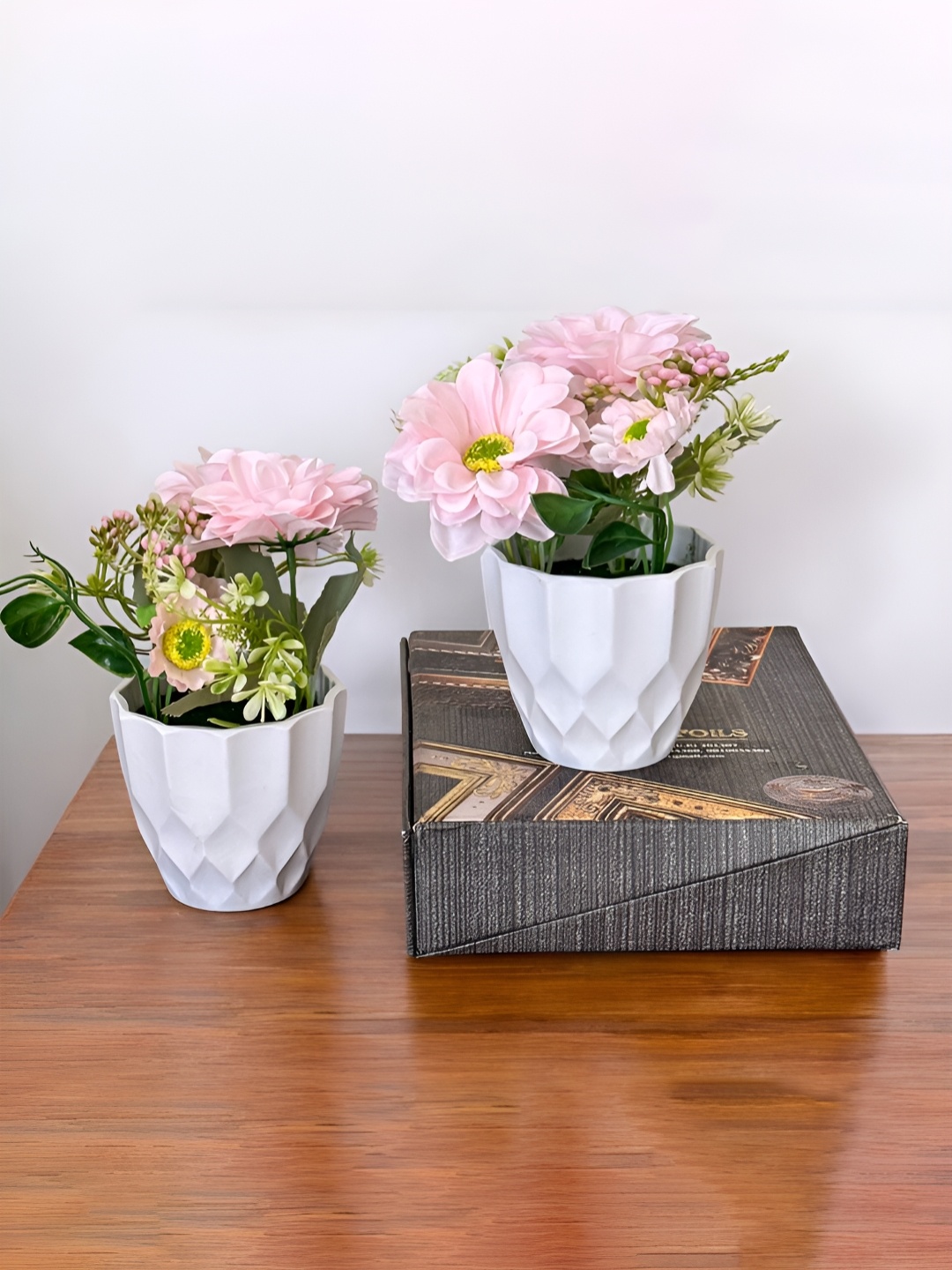 

Art Street Pink 2 Pieces Daisy Artificial Flower With Pot
