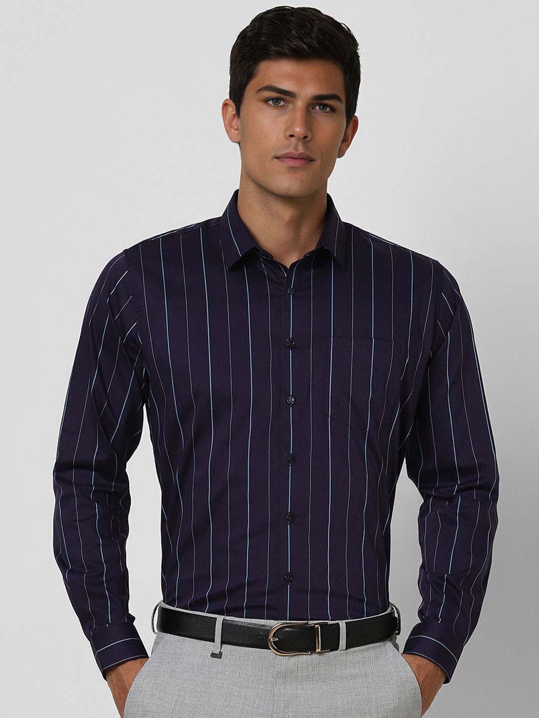 

Van Heusen Men Slim Fit Opaque Striped Formal Shirt, Navy blue