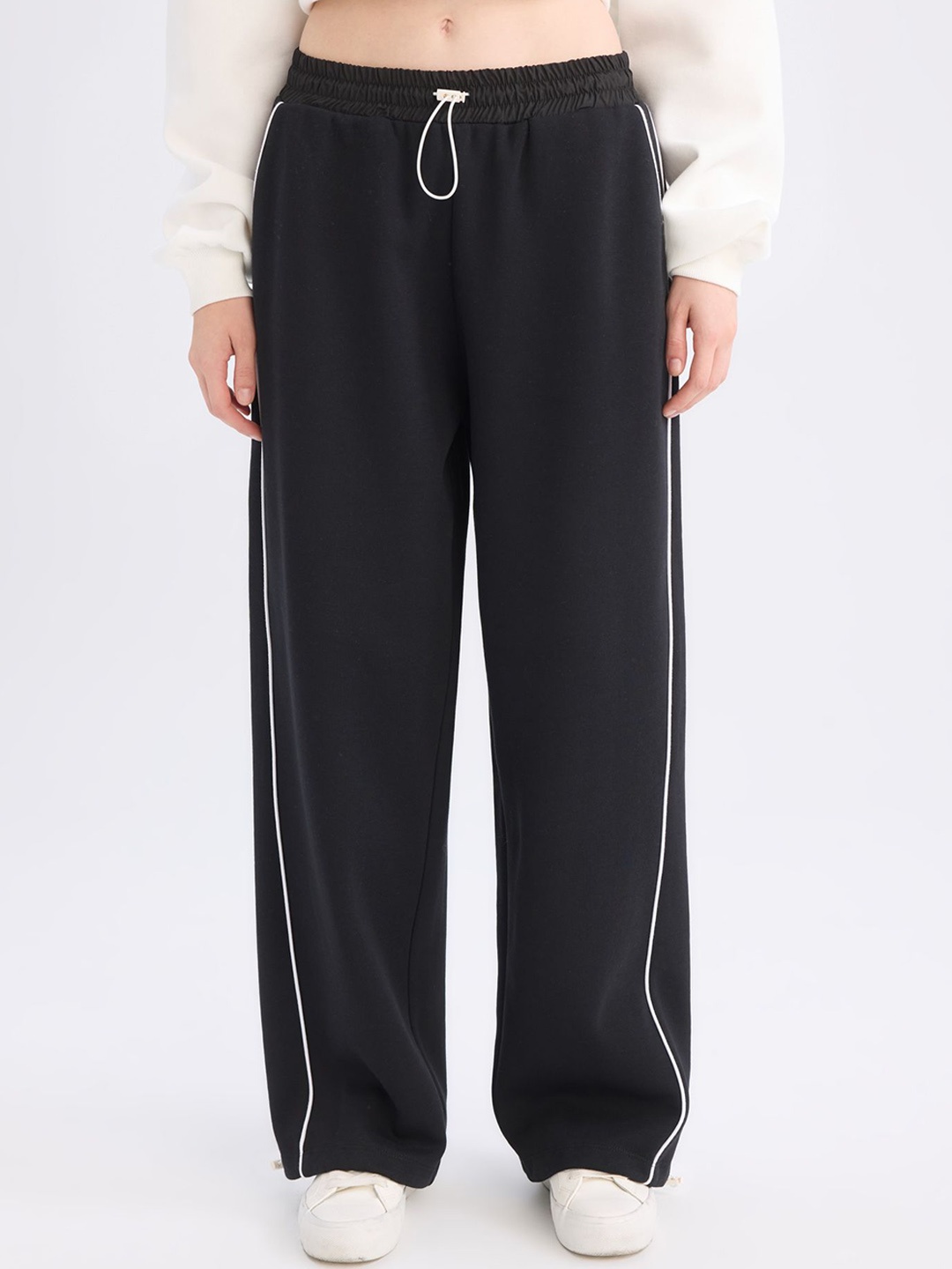 

DeFacto Women Trousers, Na