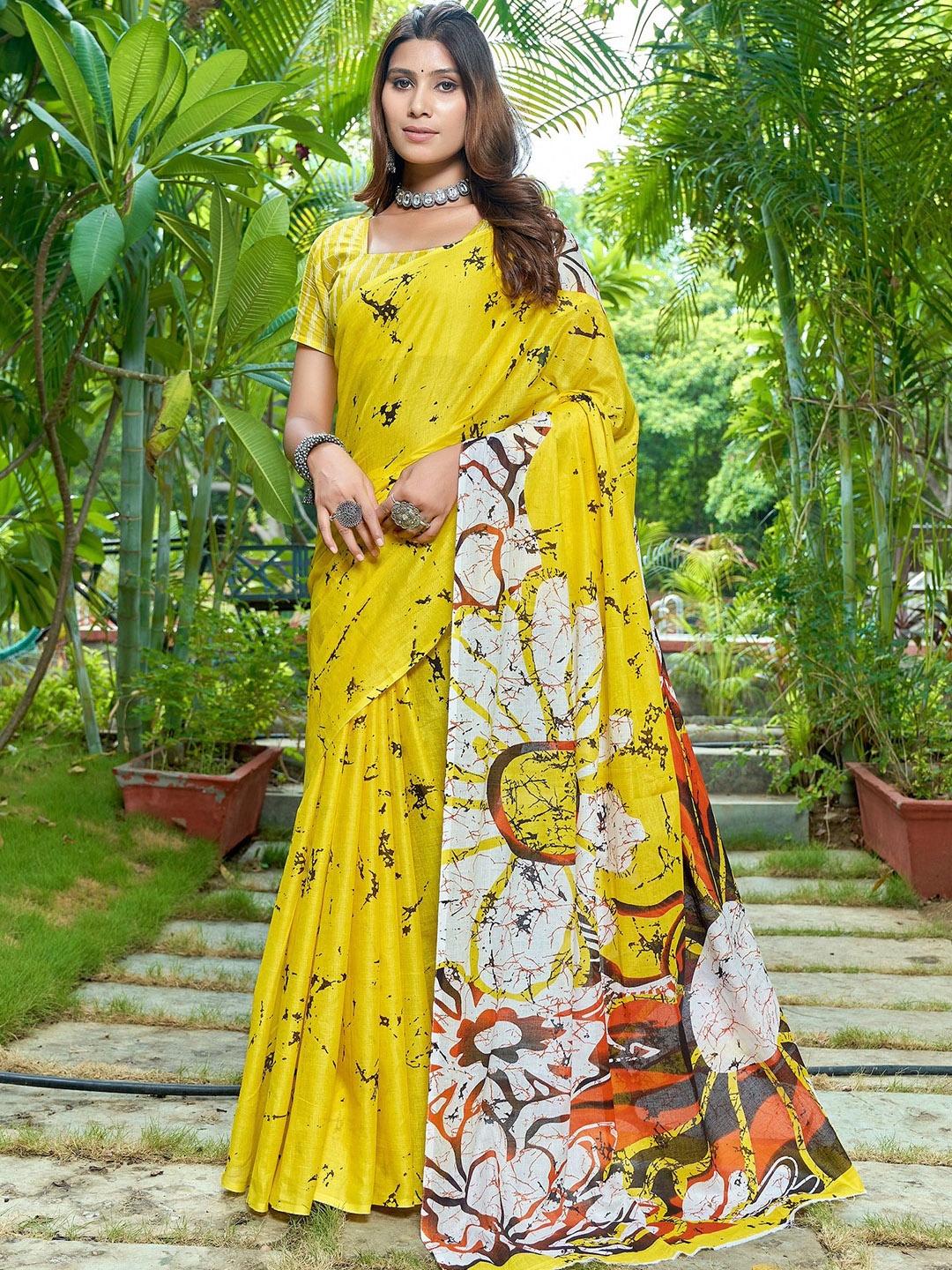

HERE&NOW Floral Printed Pure Cotton Bhagalpuri Saree, Yellow