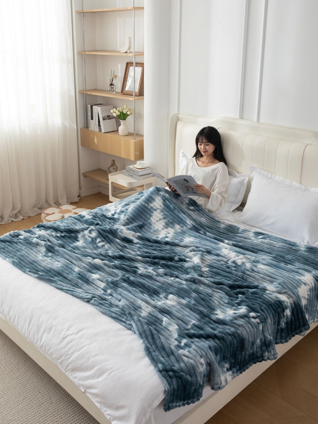 

HOKIPO Teal & White Fleece 210 GSM Double Bed Blanket