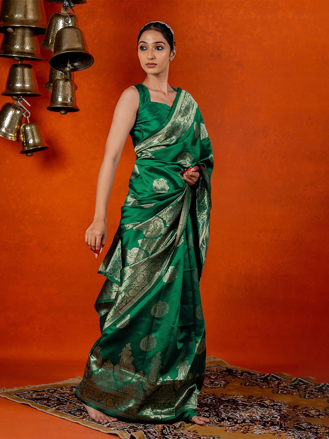 

Subham Woven Design Zari Silk Blend Banarasi Saree, Green