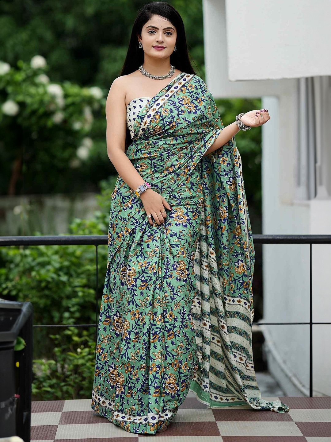 

HERE&NOW Floral Pure Cotton Bhagalpuri Saree, Green