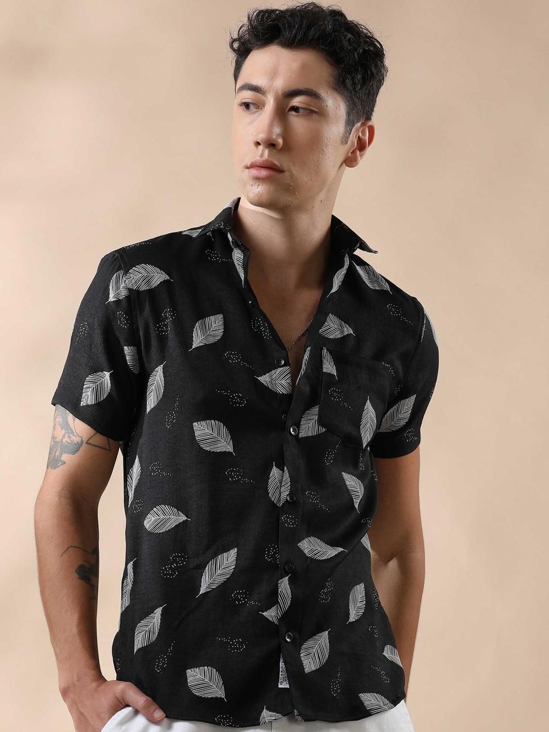 

HOUSE OF MAHNOTS Men Classic Floral Opaque Printed Casual Shirt, Black
