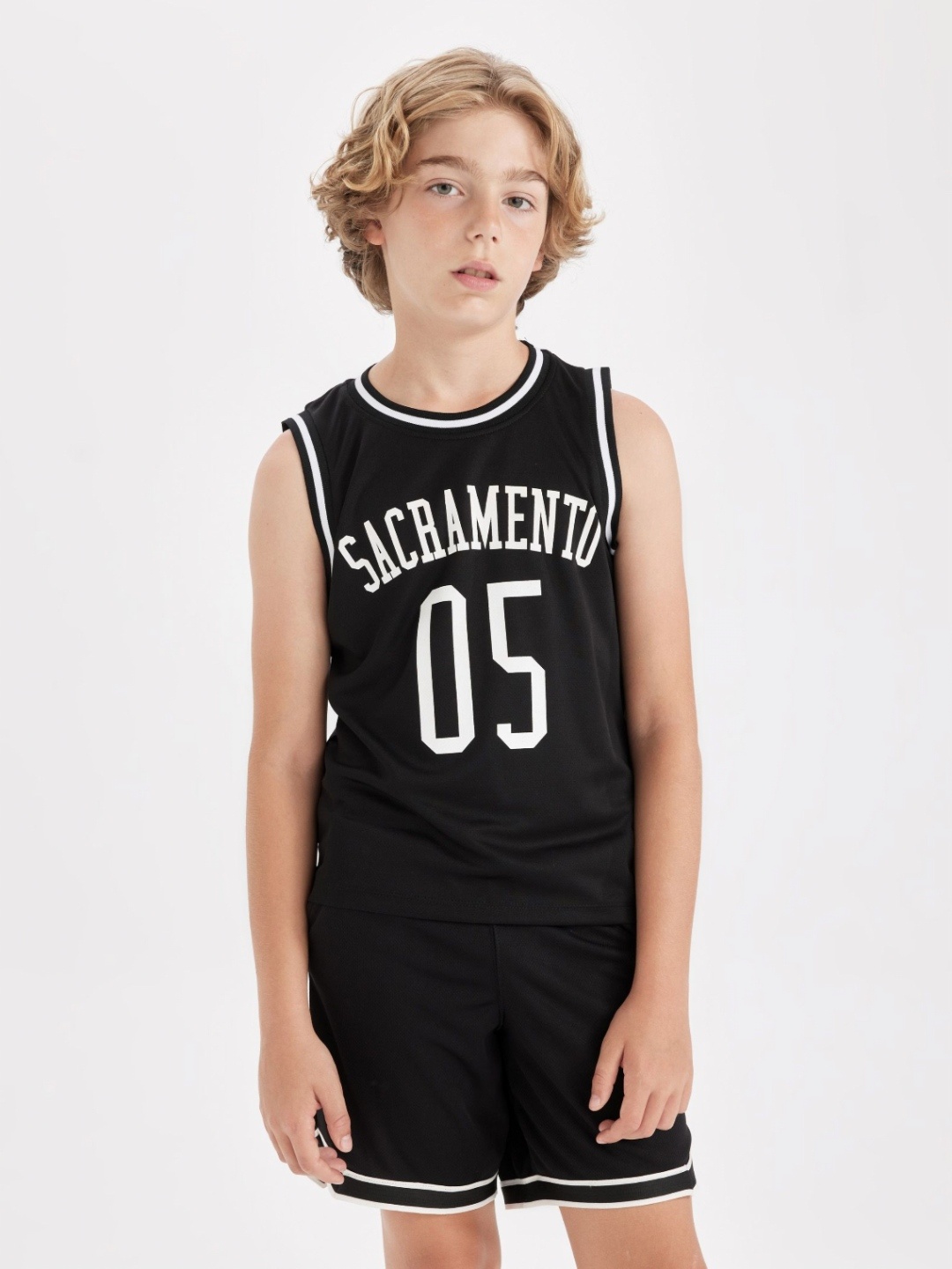 

DeFacto Boys Typography Printed Applique T-shirt, Na