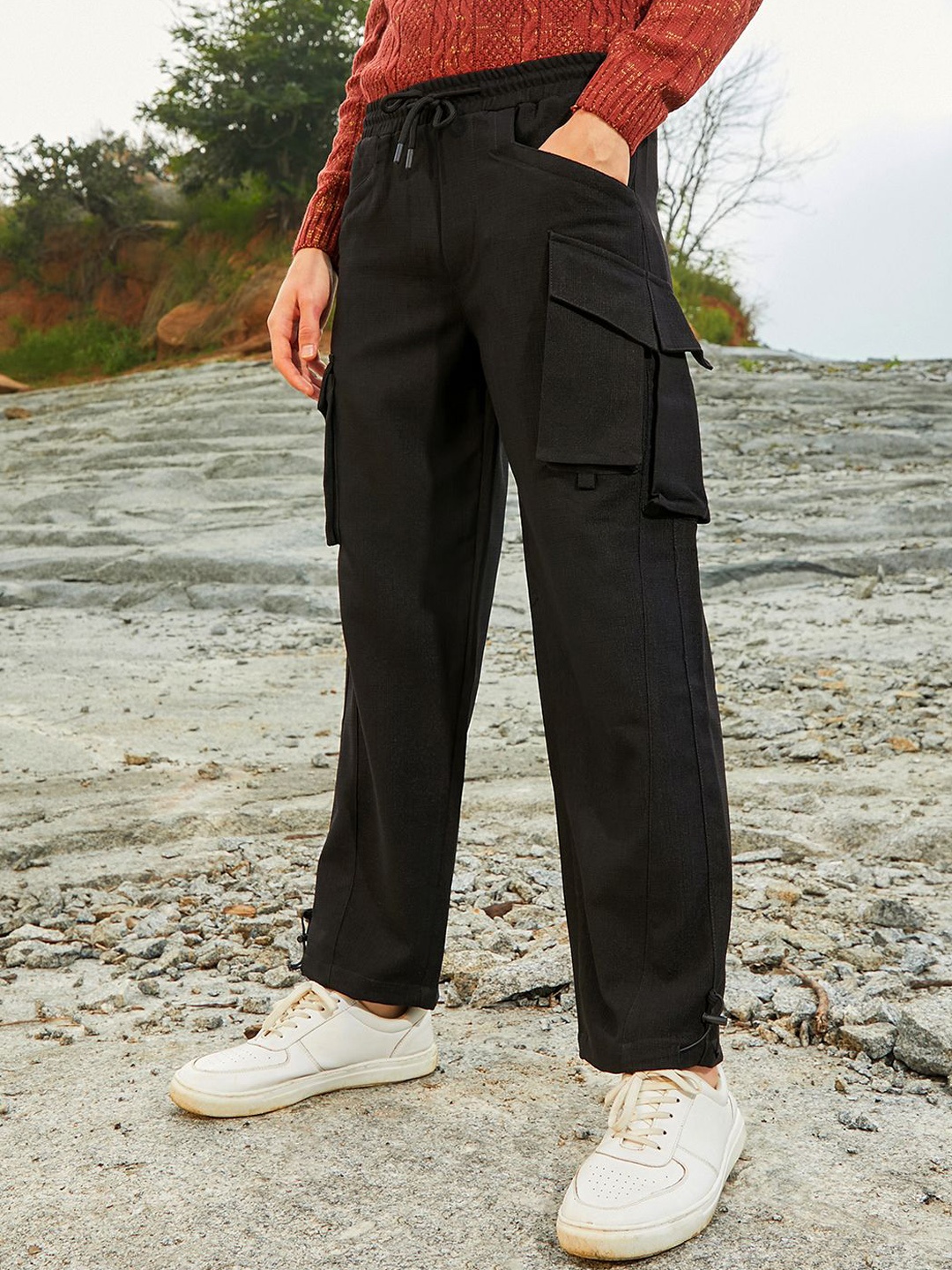 

Campus Sutra Men Comfort Loose Fit Cargos Trousers, Black