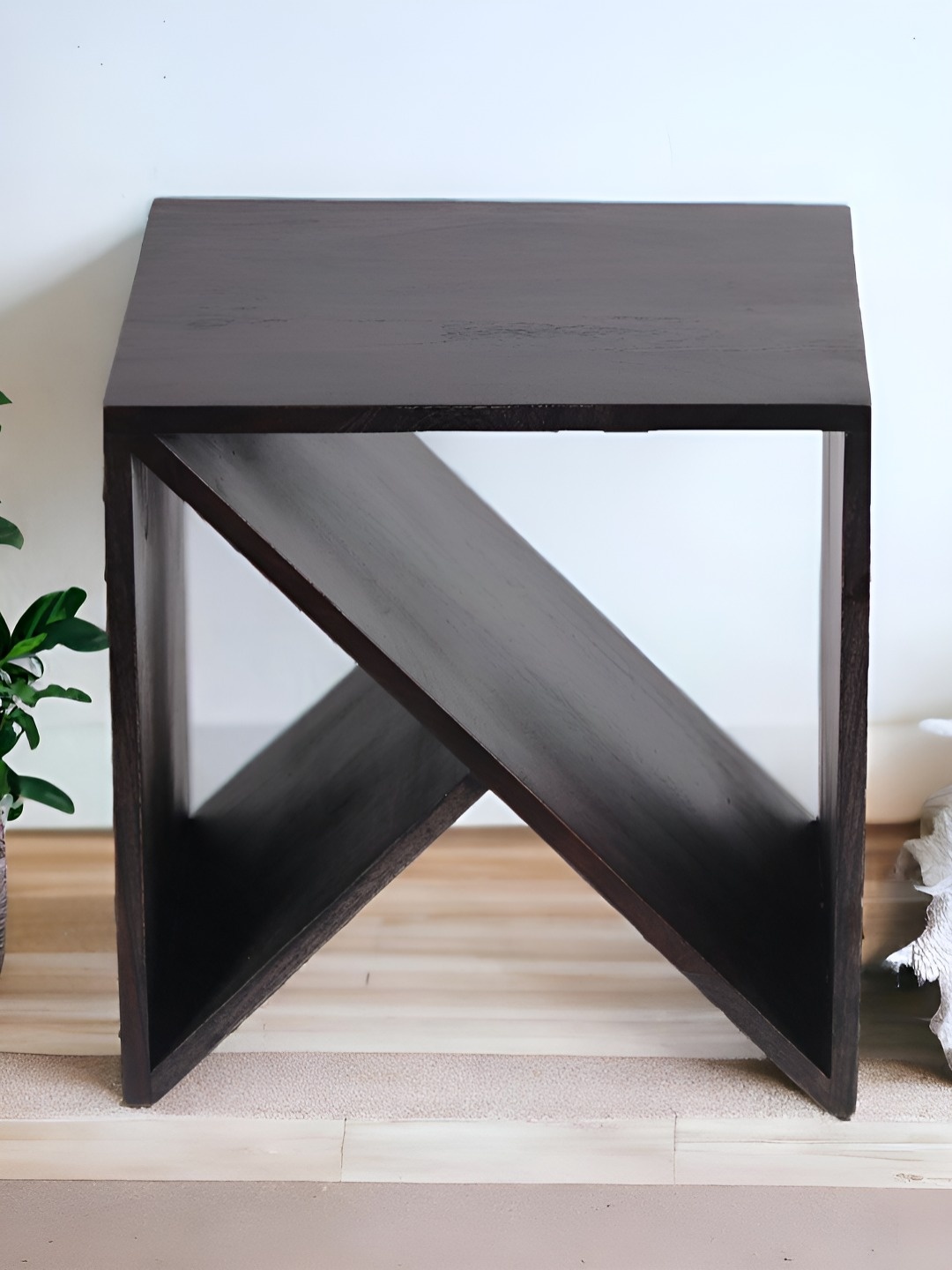 

Ikiriya Black Square-Shaped Bedside Table