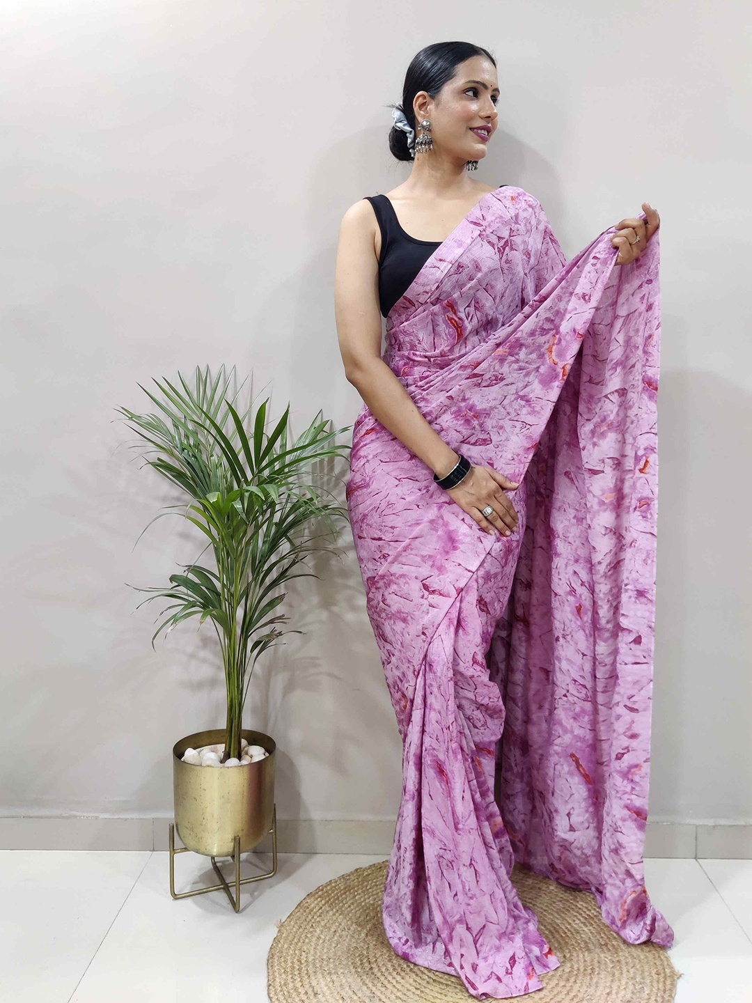 

HERE&NOW Tie and Dye Printed Ready to Wear Saree, Pink
