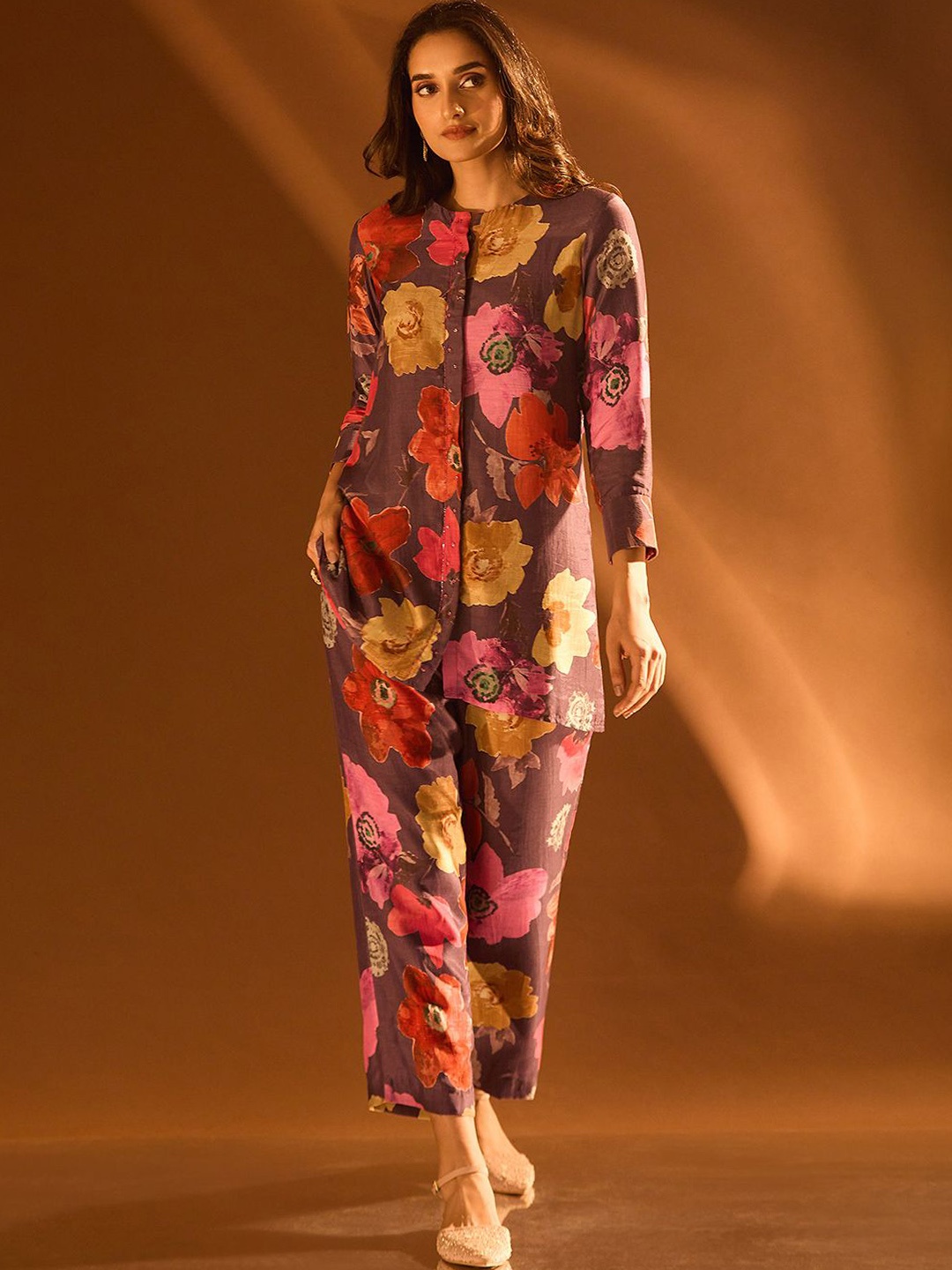 

Samyukta Singhania Printed Top & Trousers Co-OrdsSet, Purple