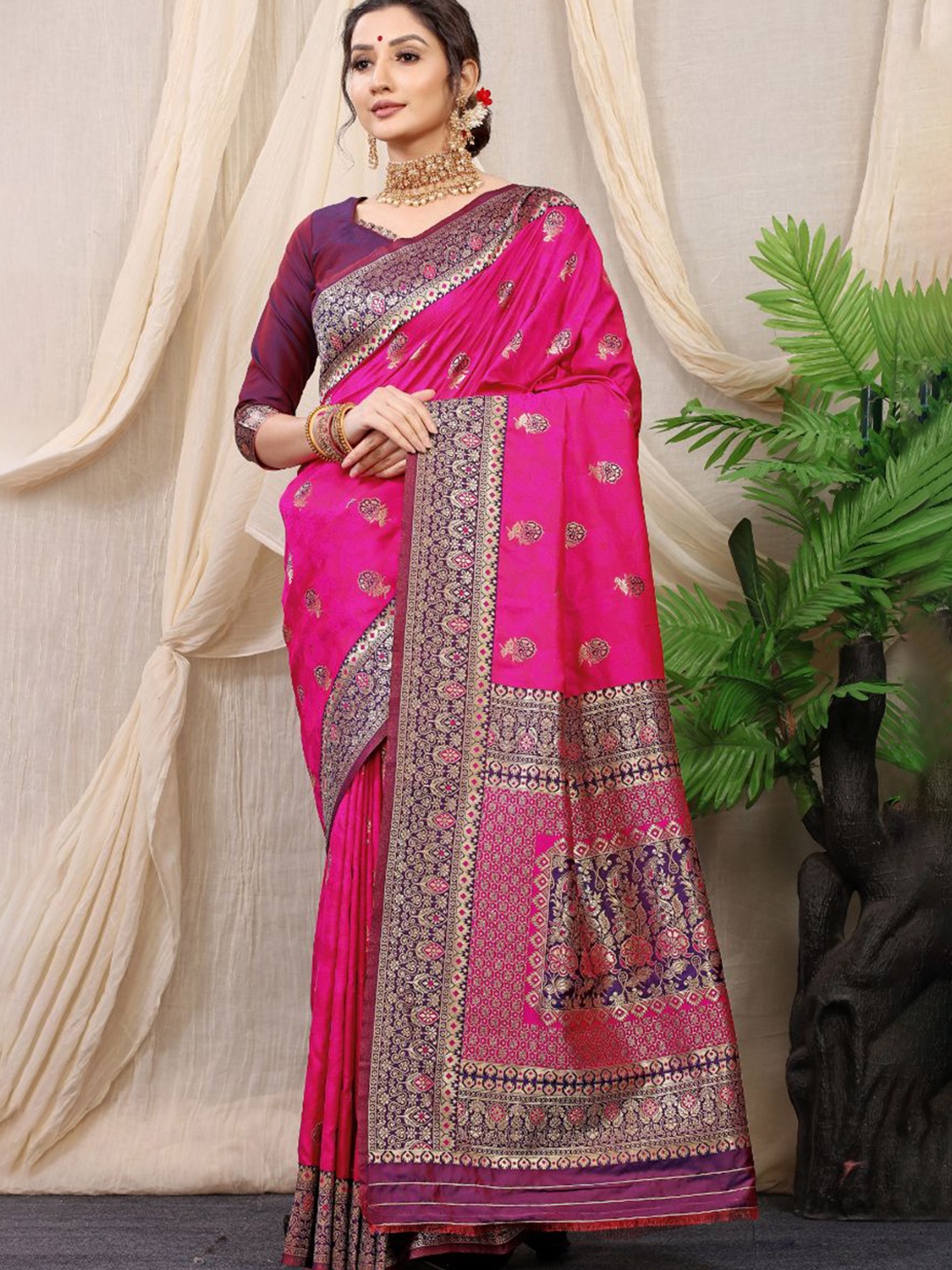 

Royal Rajgharana Saree Woven Design Zari Pure Silk Banarasi Sarees, Pink